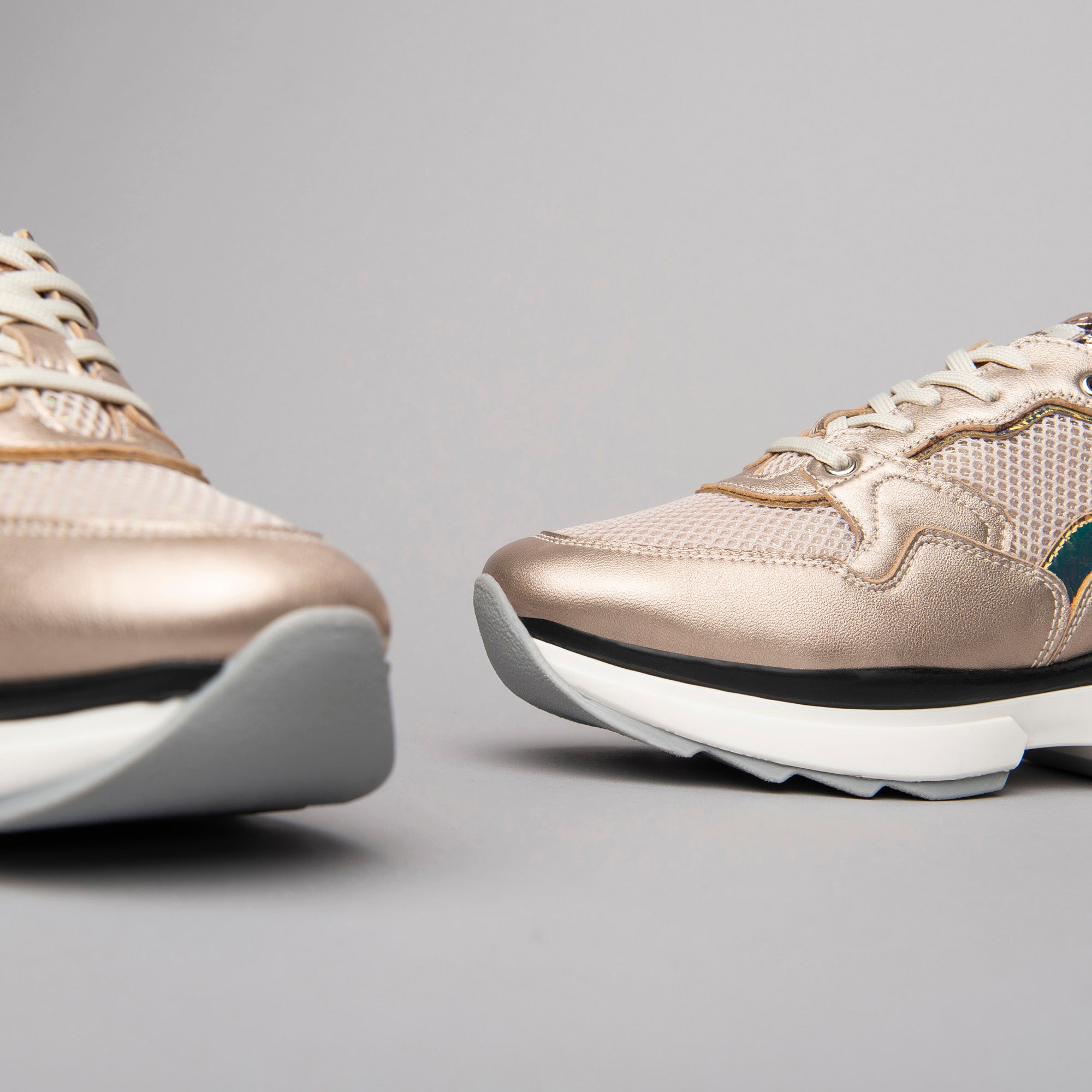 Sneakers Donna in Pelle, Tela e Materiale Tecnico