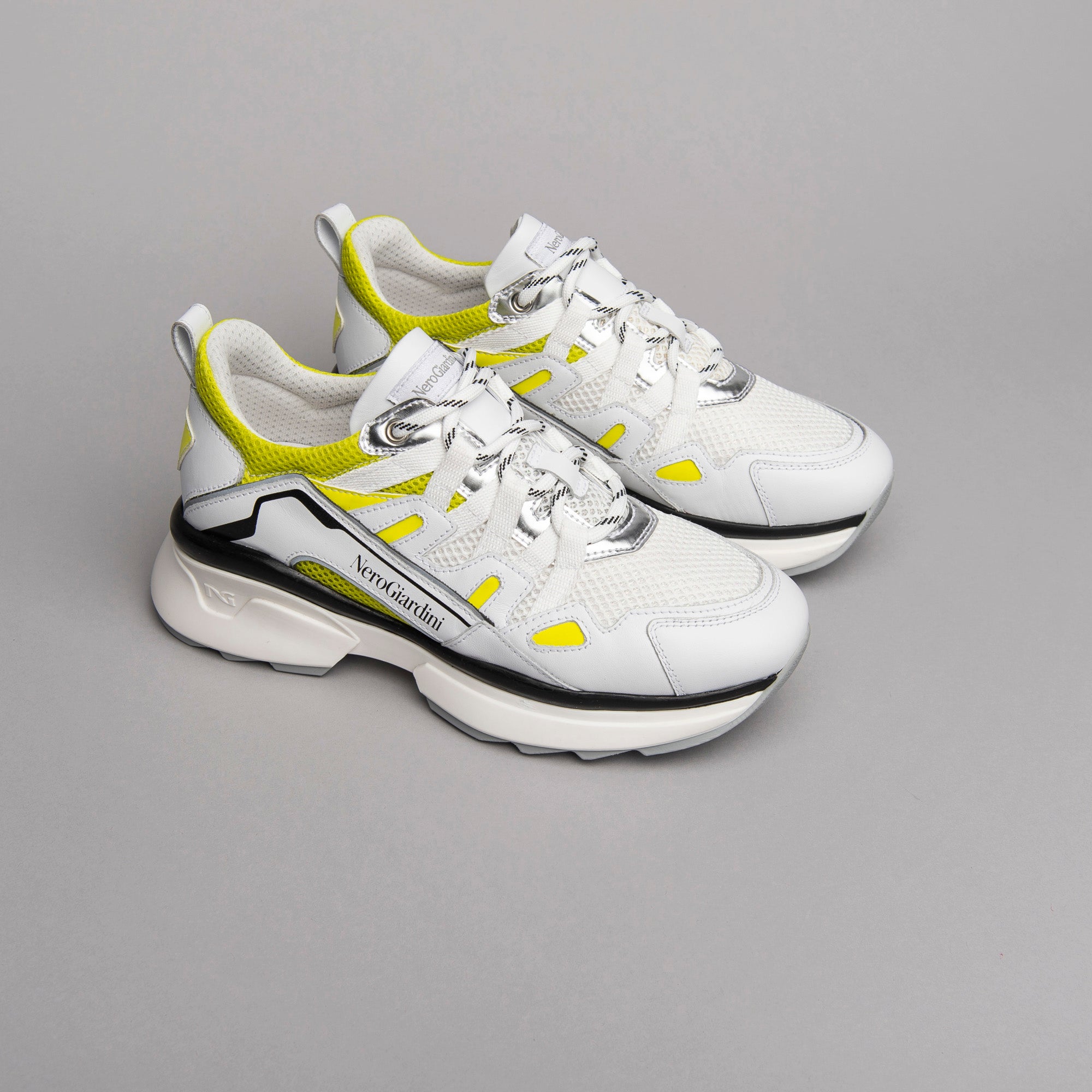 Sneakers Donna in Pelle, Tela e Materiale Tecnico