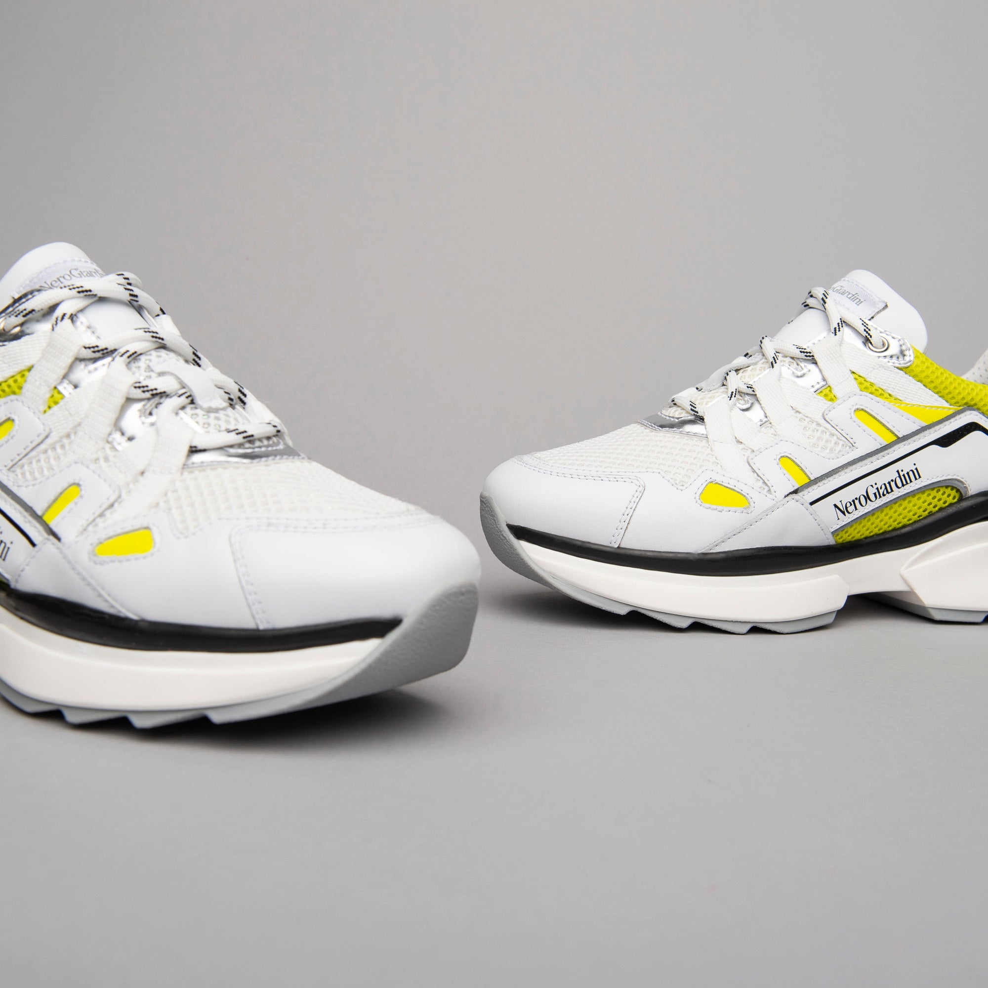Sneakers Donna in Pelle, Tela e Materiale Tecnico