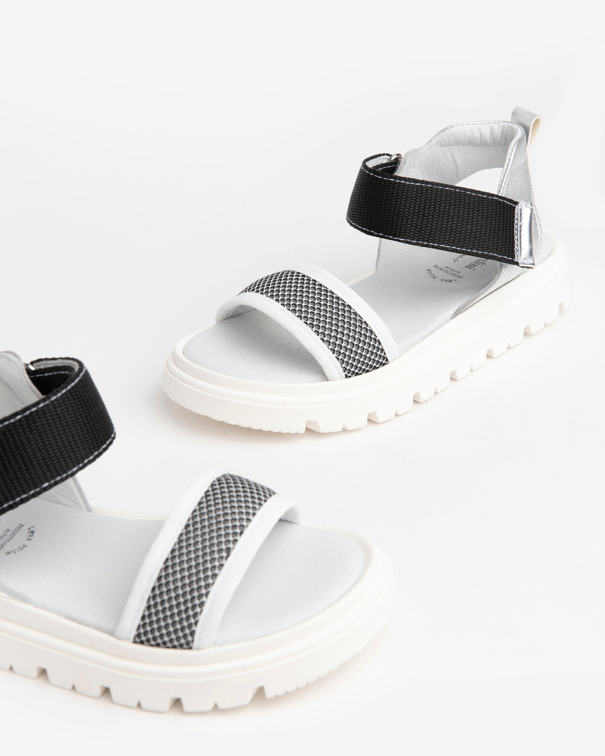 Teen Girls’ Sandalias