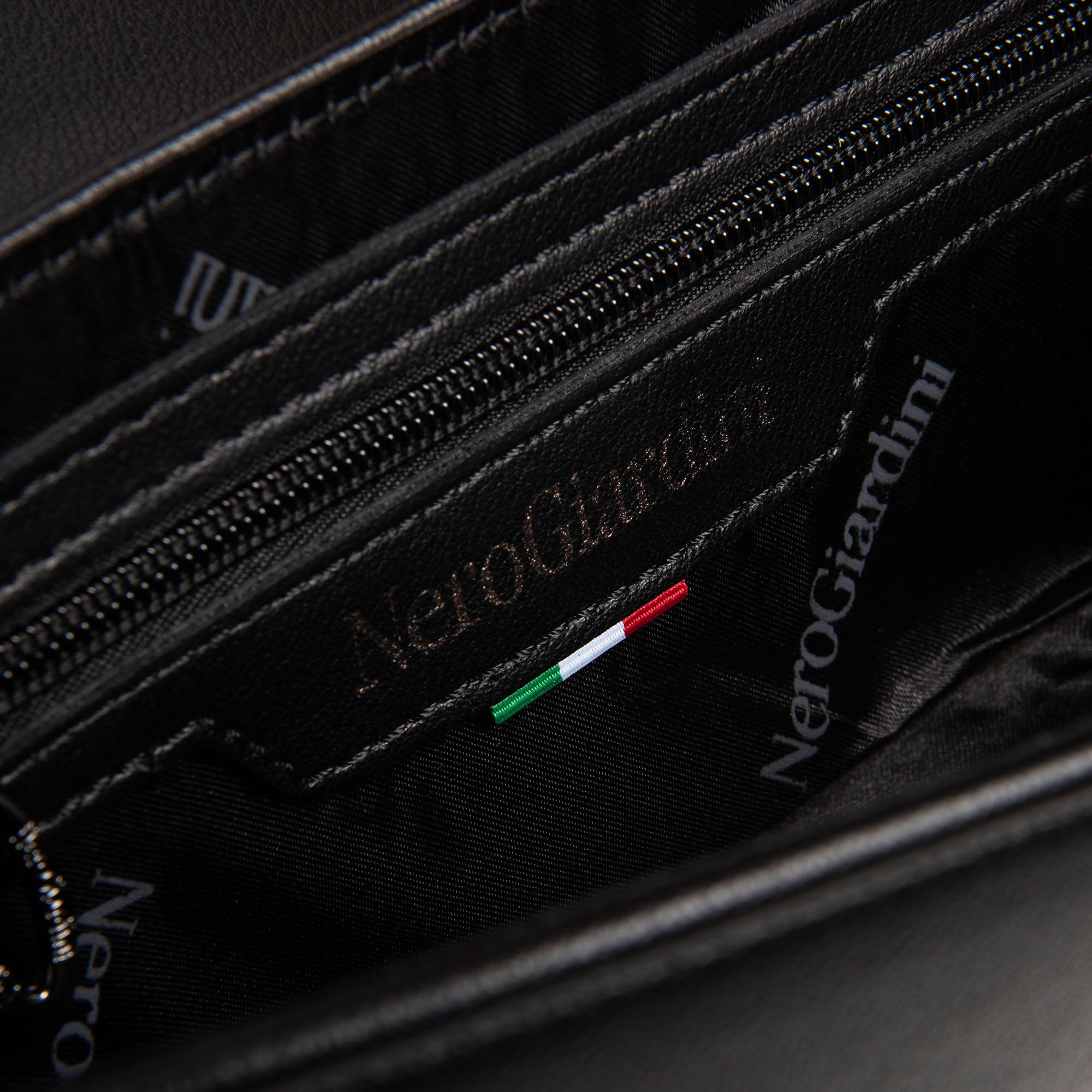 Pochette da Donna in Materiale Tecnico