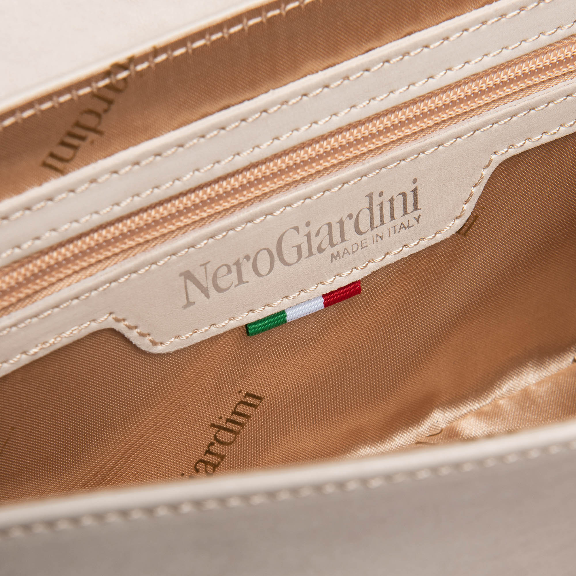 Pochette da Donna in Materiale Tecnico