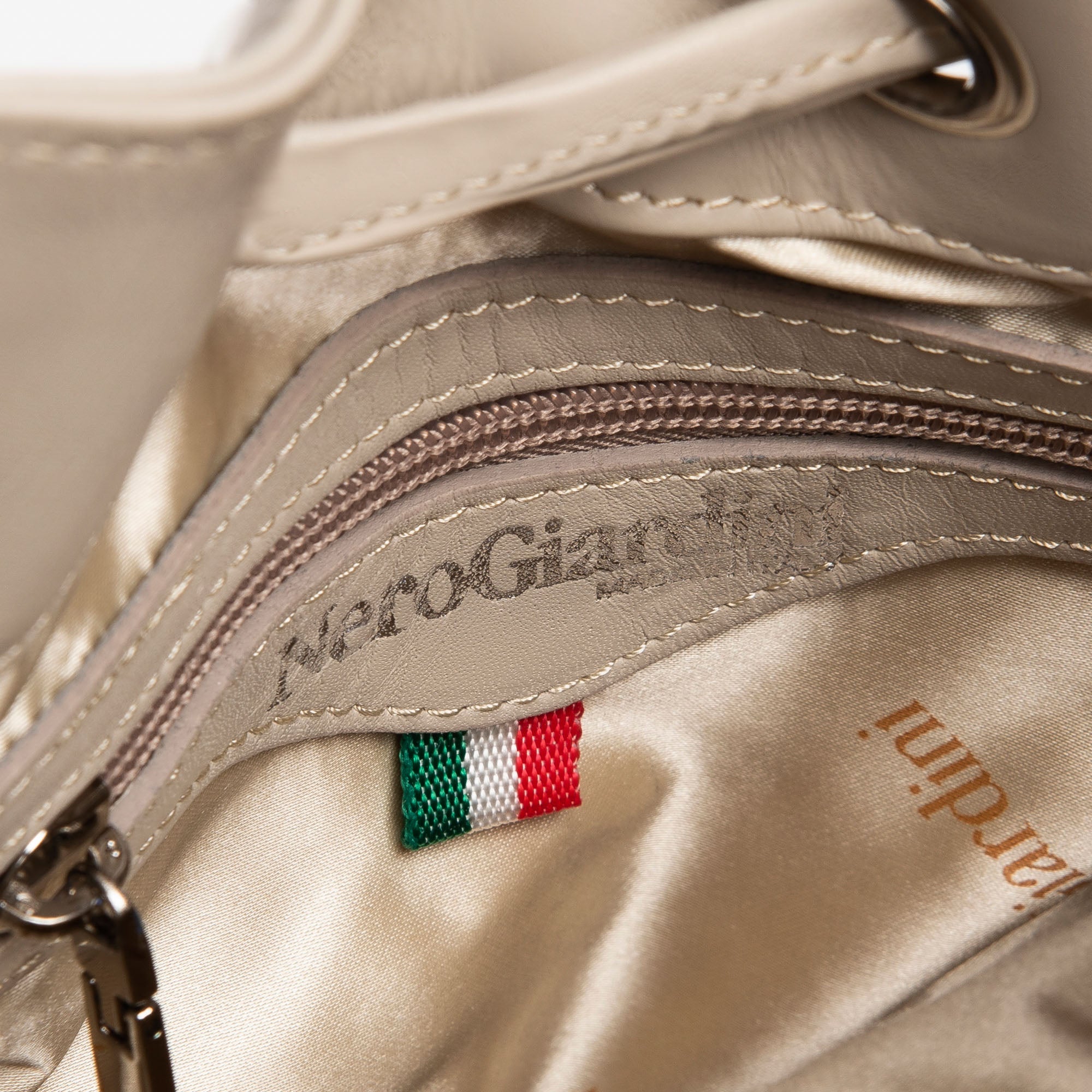 Borsa a Secchiello da Donna in Pelle