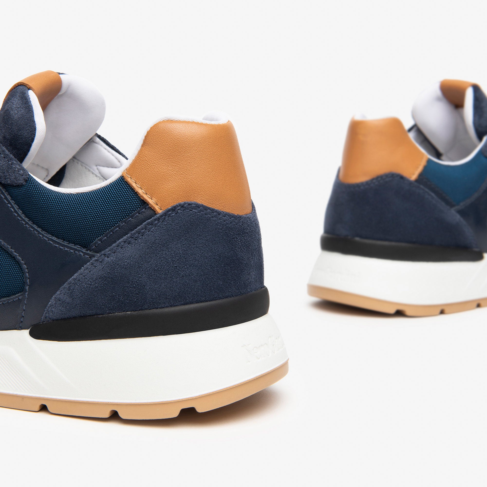 Sneakers Uomo in Camoscio, Pelle e Tela