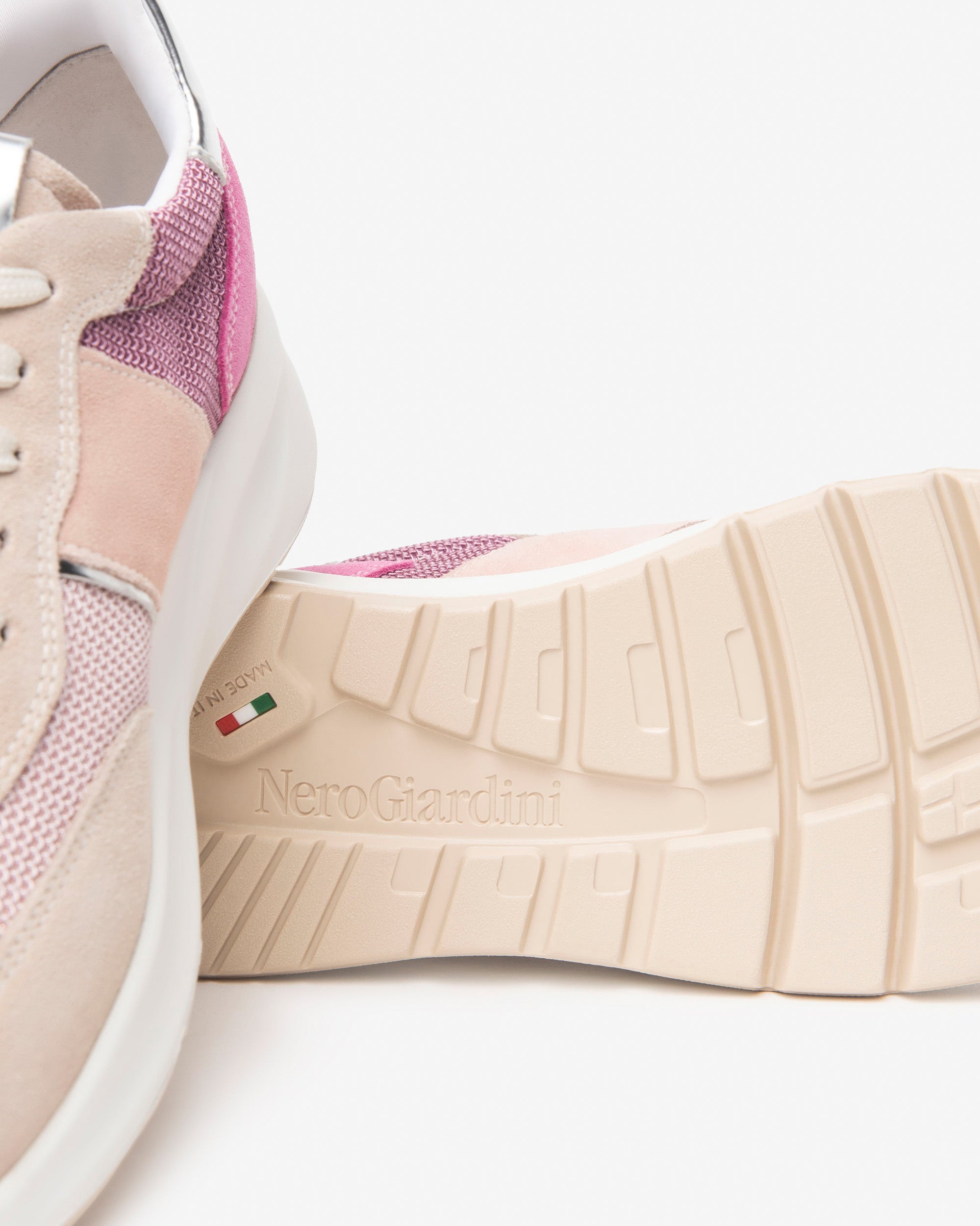 Sneakers Donna in Pelle, Suede e Tela