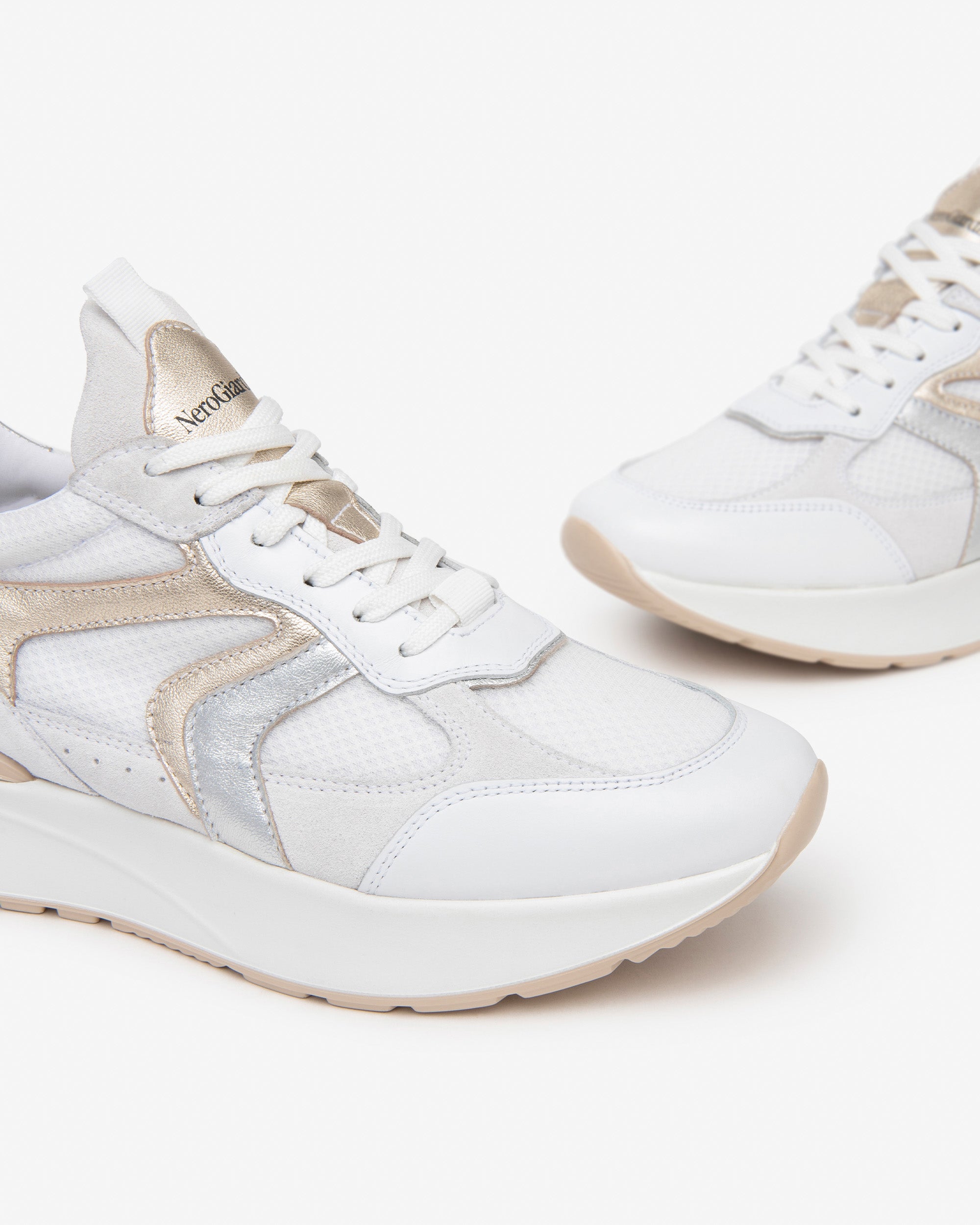 Sneakers Donna in Pelle, Suede e Tela