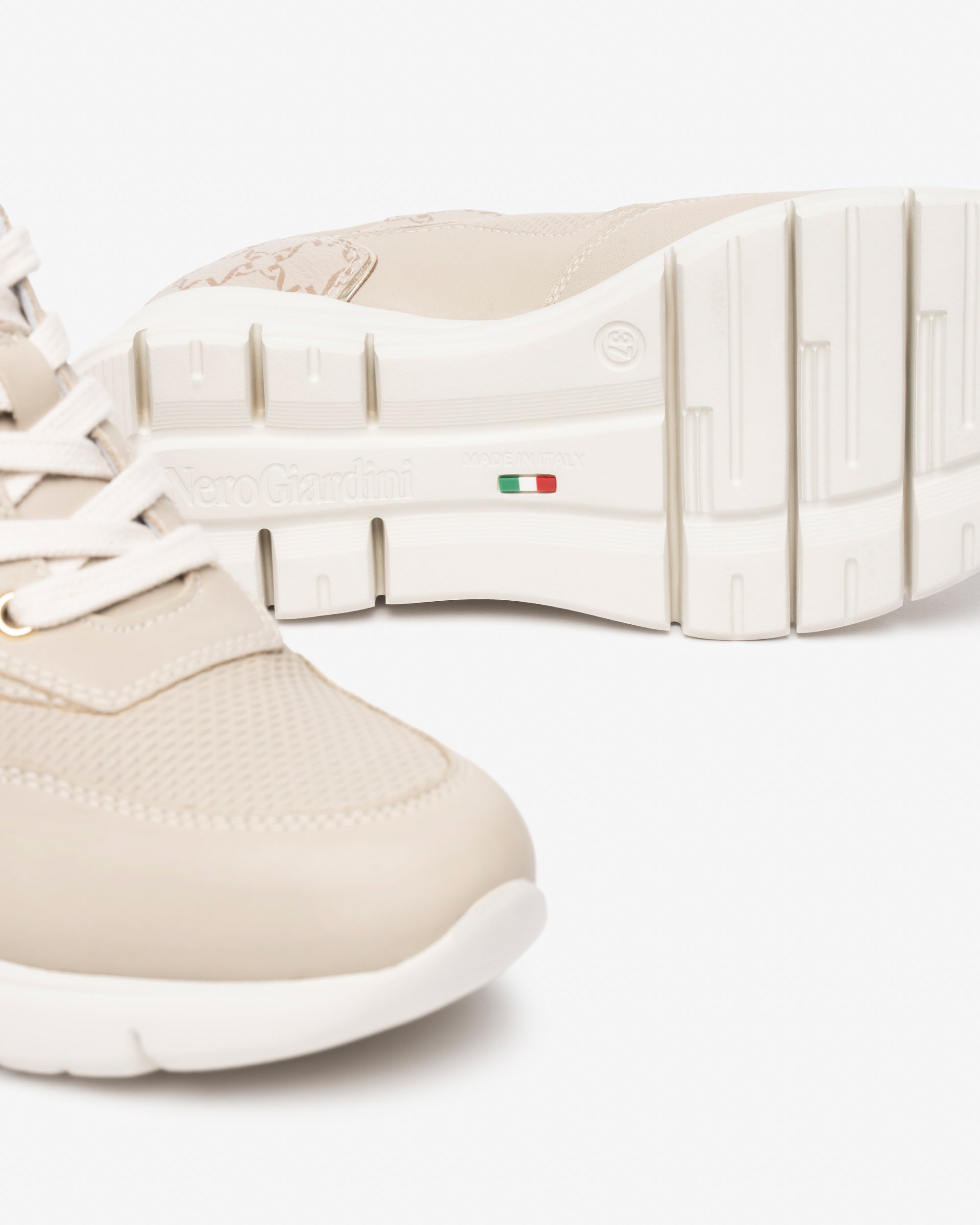 Sneakers Donna in Pelle e Materiale Tecnico