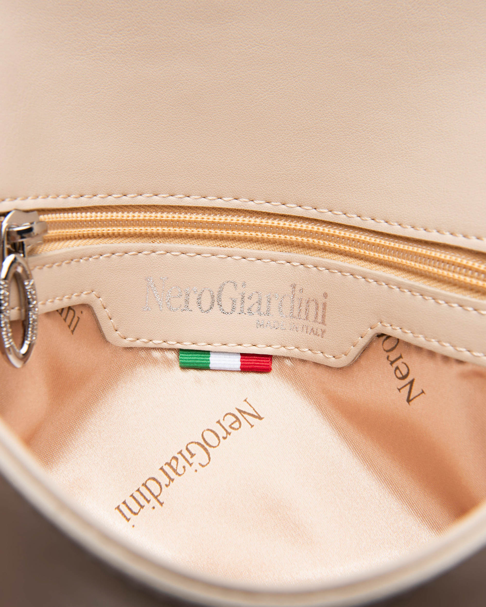 Pochette da Donna in Materiale Tecnico