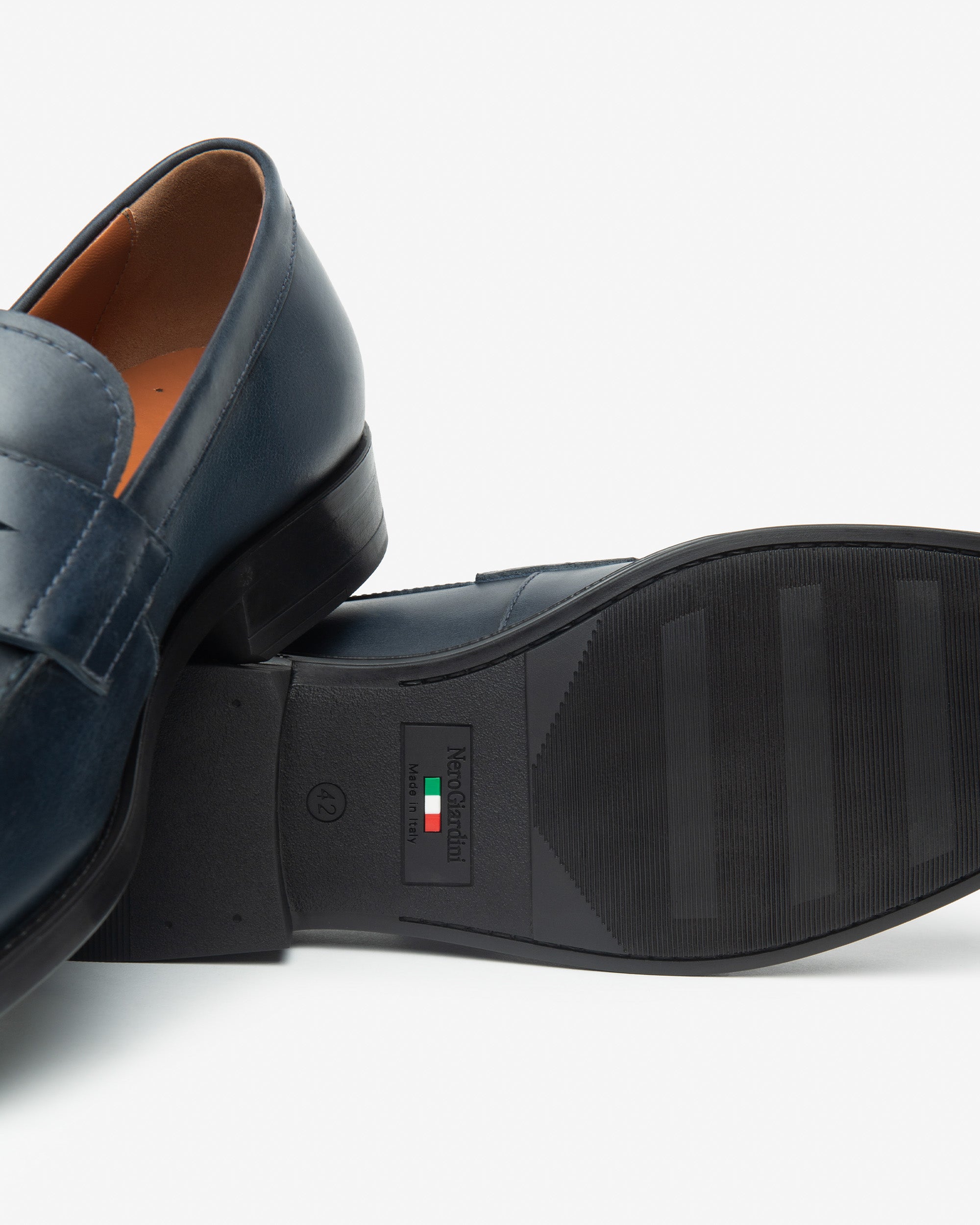 Мужские кожаные лоферы