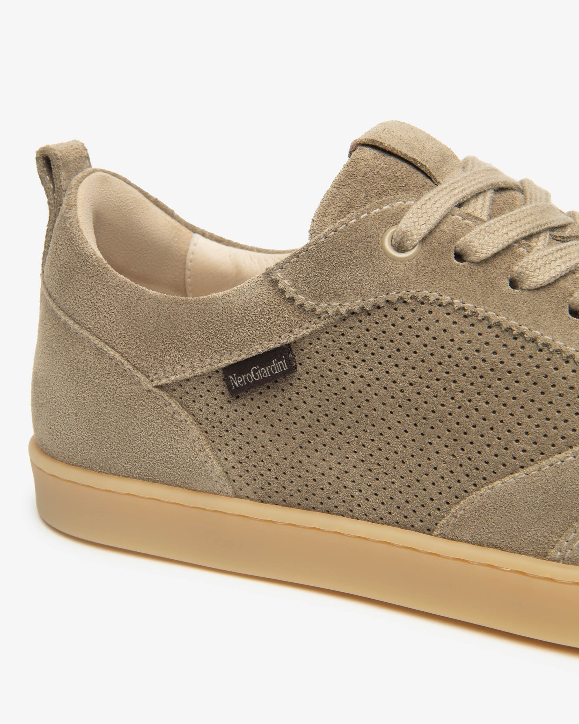 Herrensneakers aus Wildleder