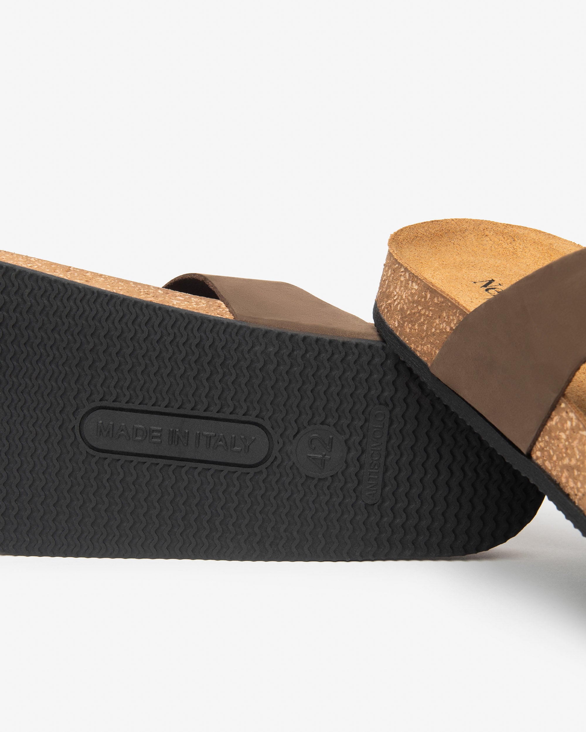 Мужские пантолеты из кожи с перемычкой между пальцами