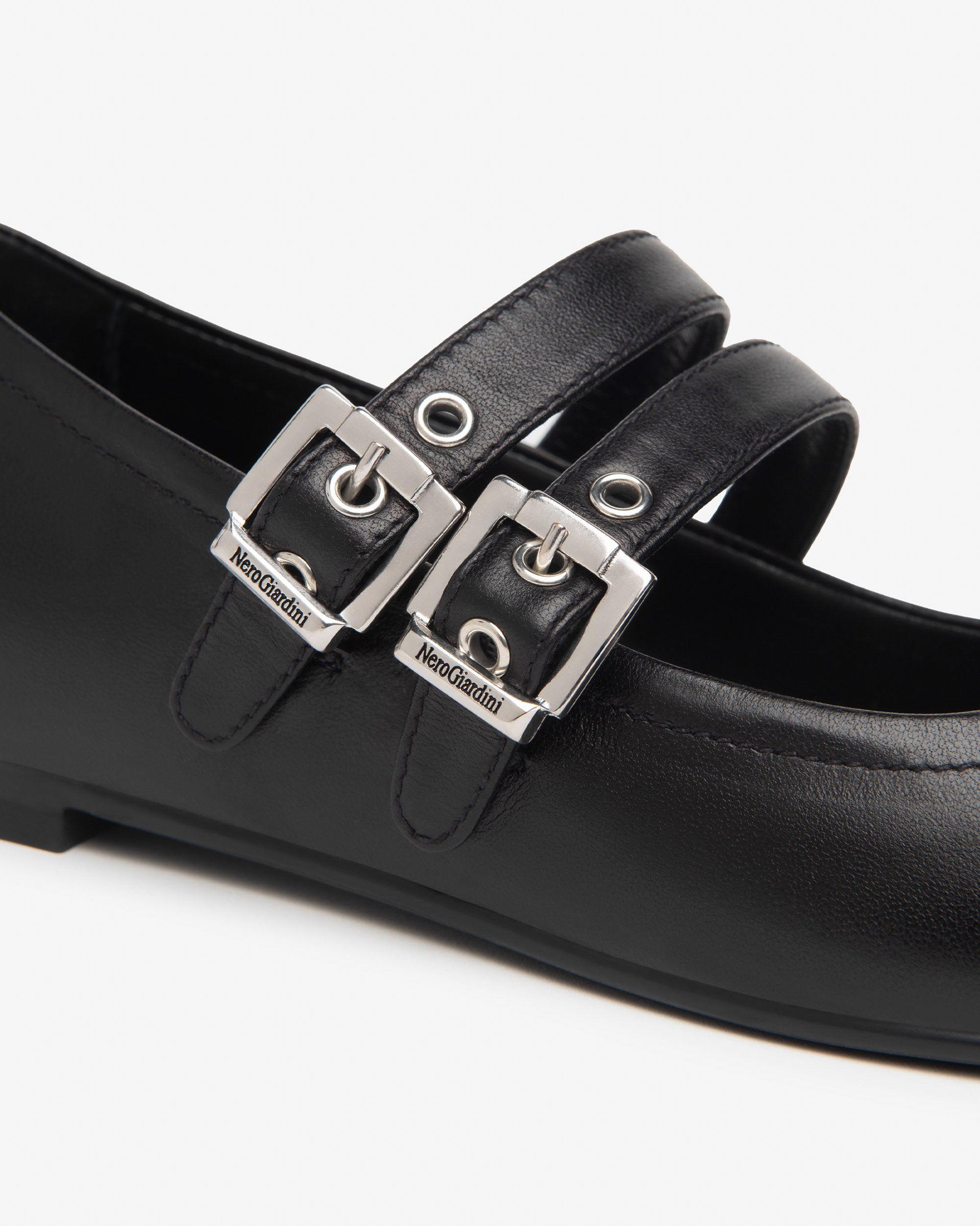 Damenballerinas aus Leder