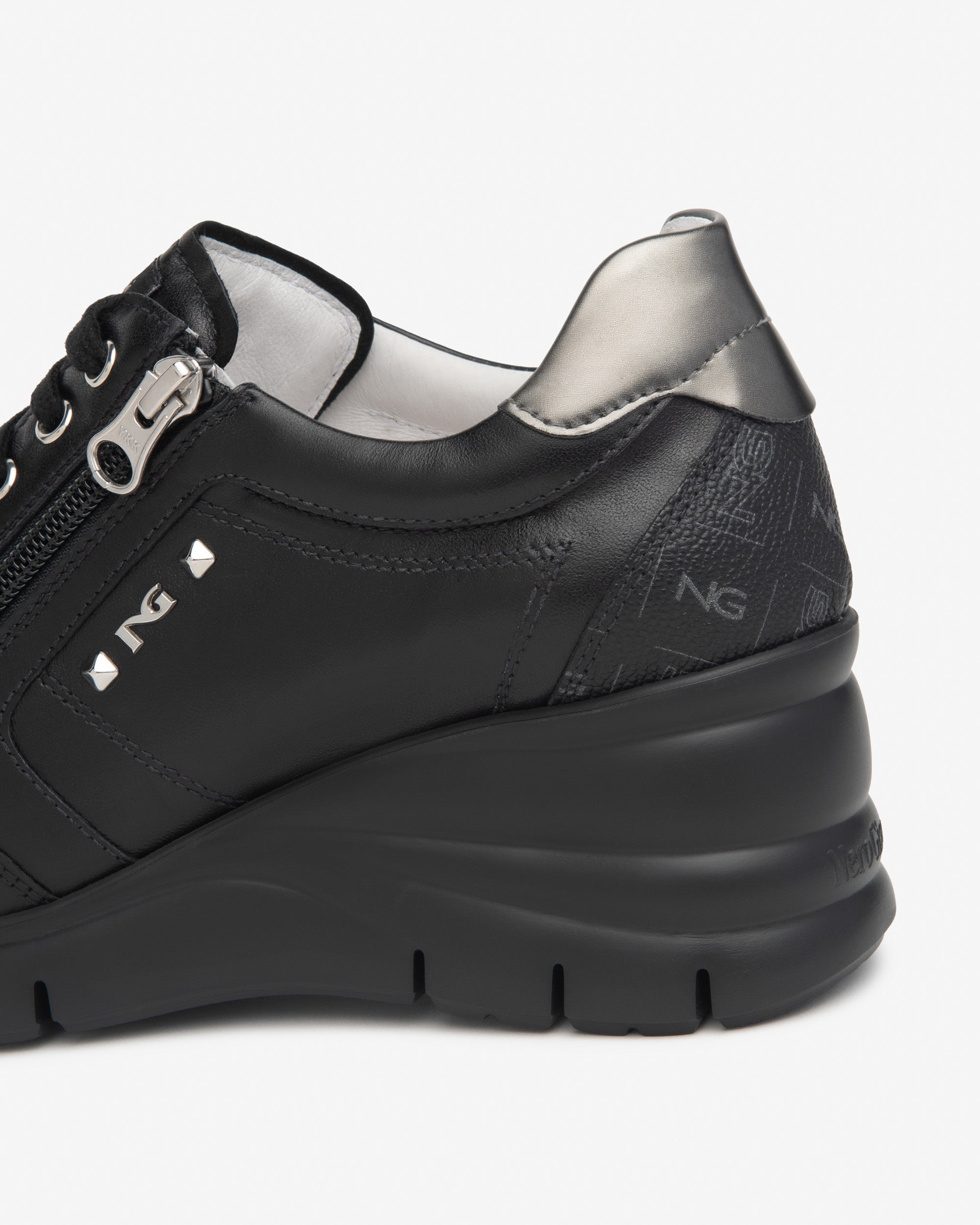 Sneakers Donna in Pelle e Materiale Tecnico