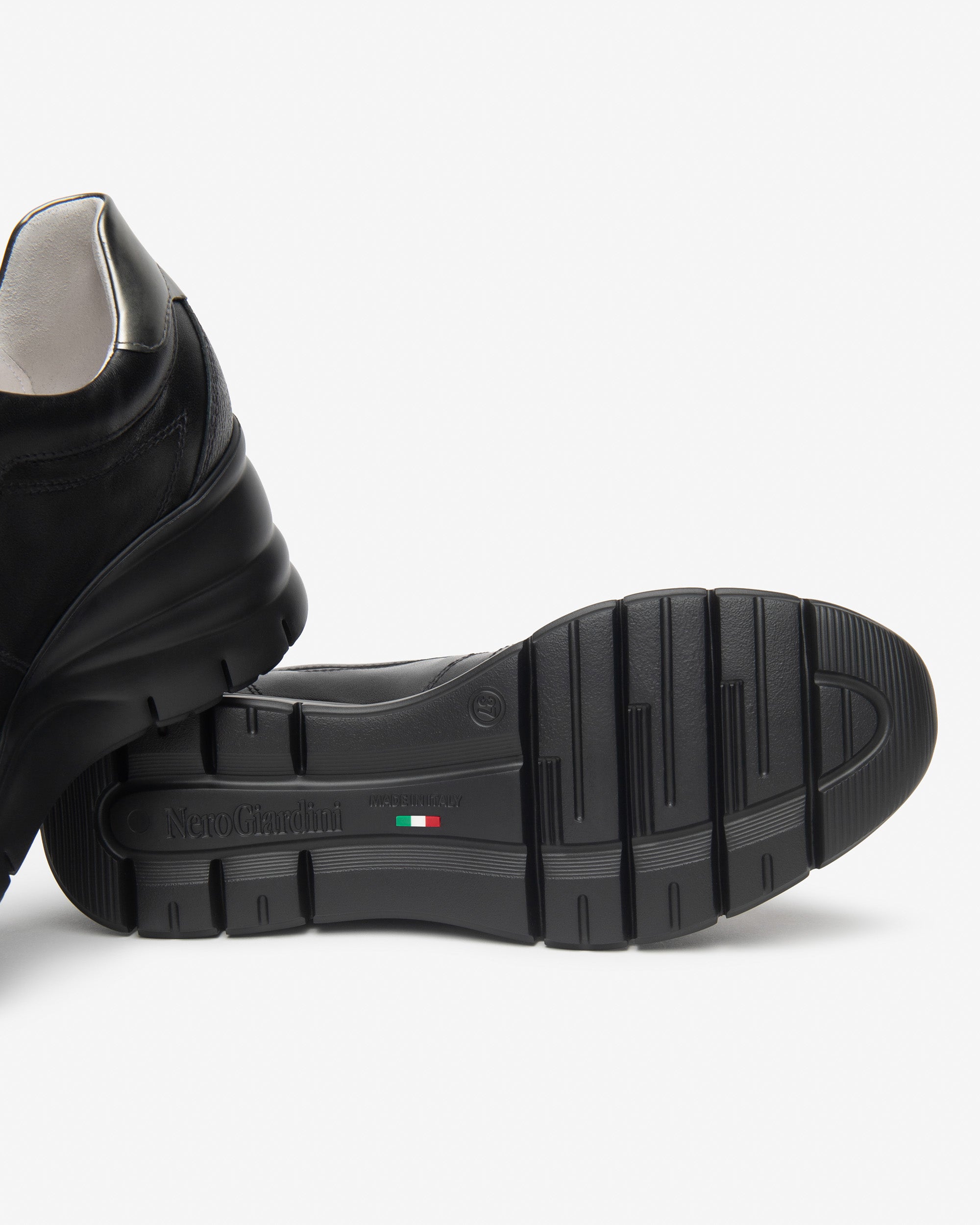 Sneakers Donna in Pelle e Materiale Tecnico
