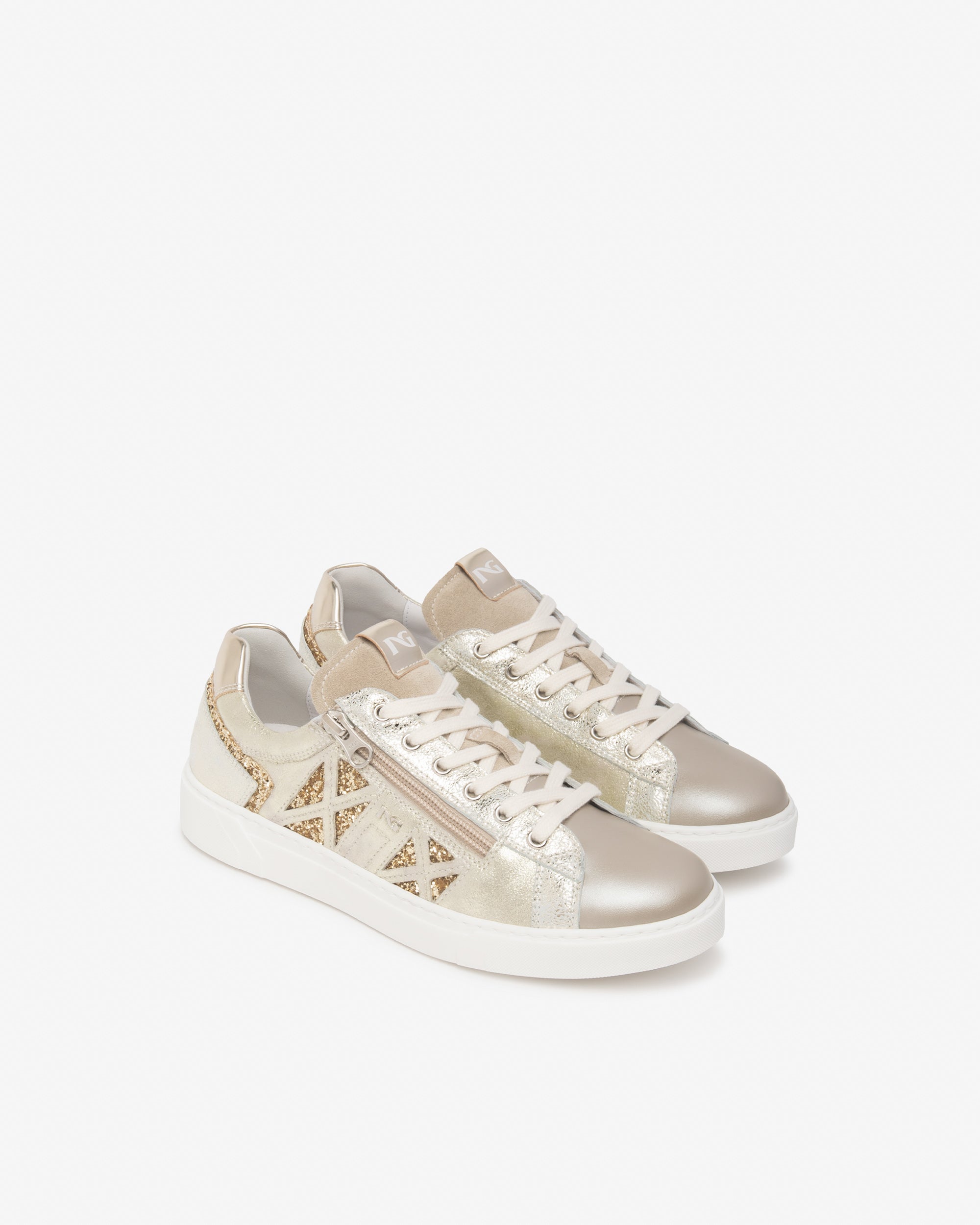 Damensneakers aus Glattleder und technischem Material