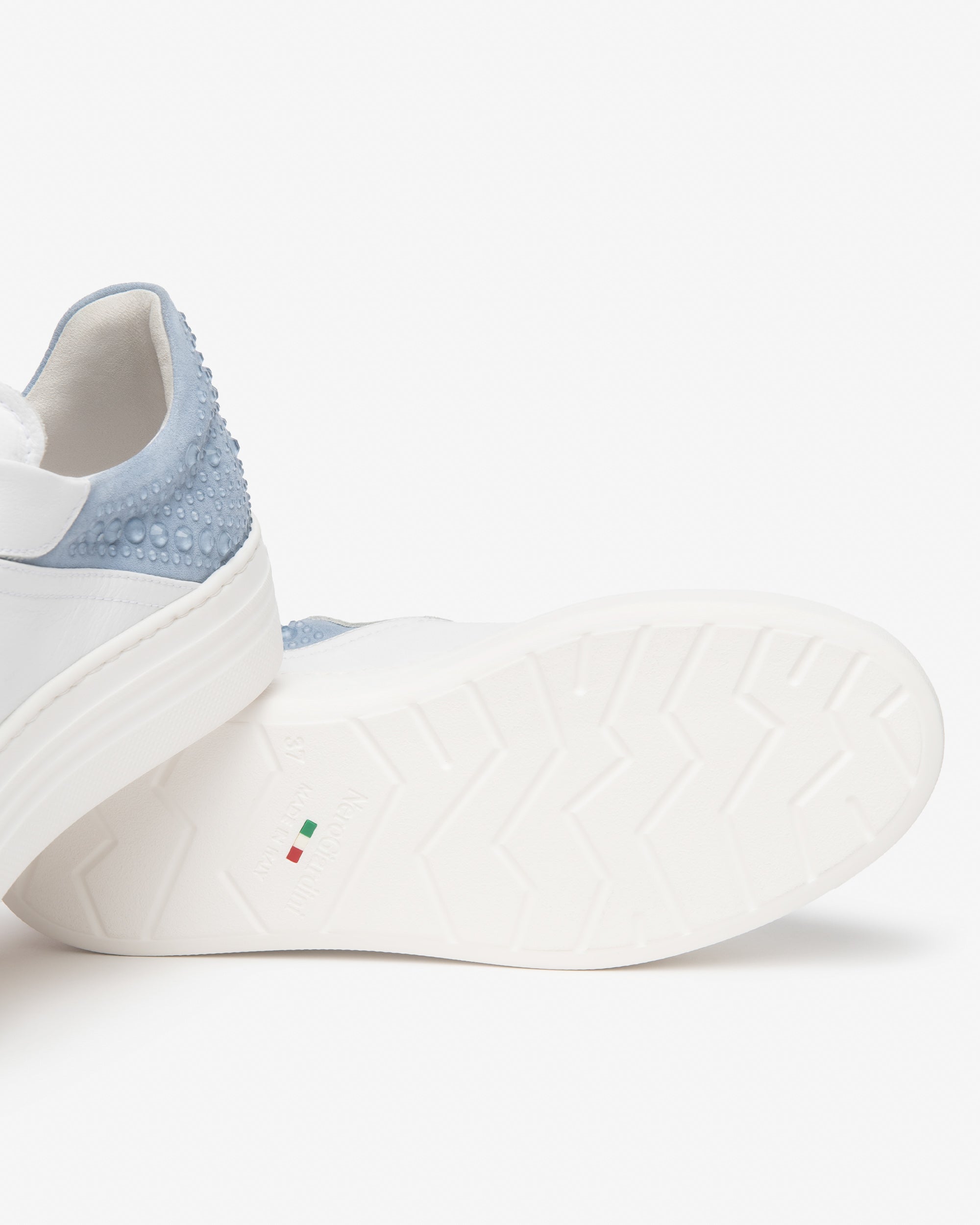Damensneakers aus Glattleder und Veloursleder