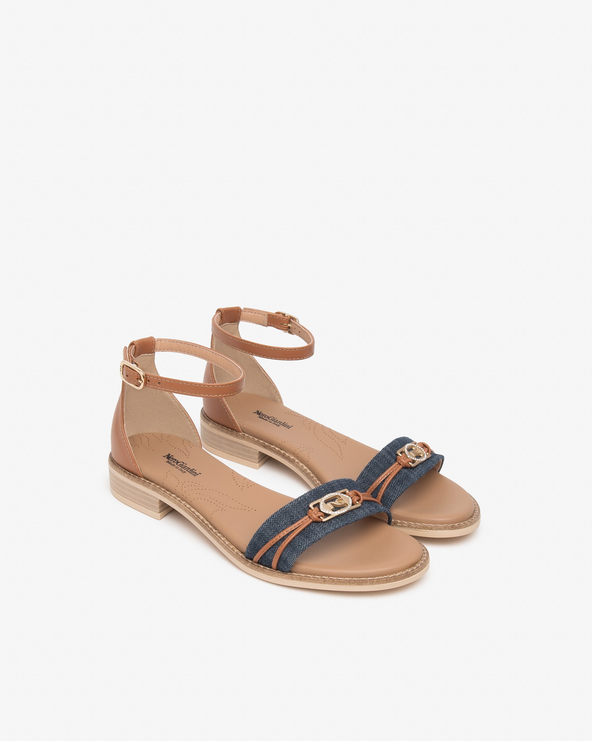 Damensandalen aus Leder und Gewebe