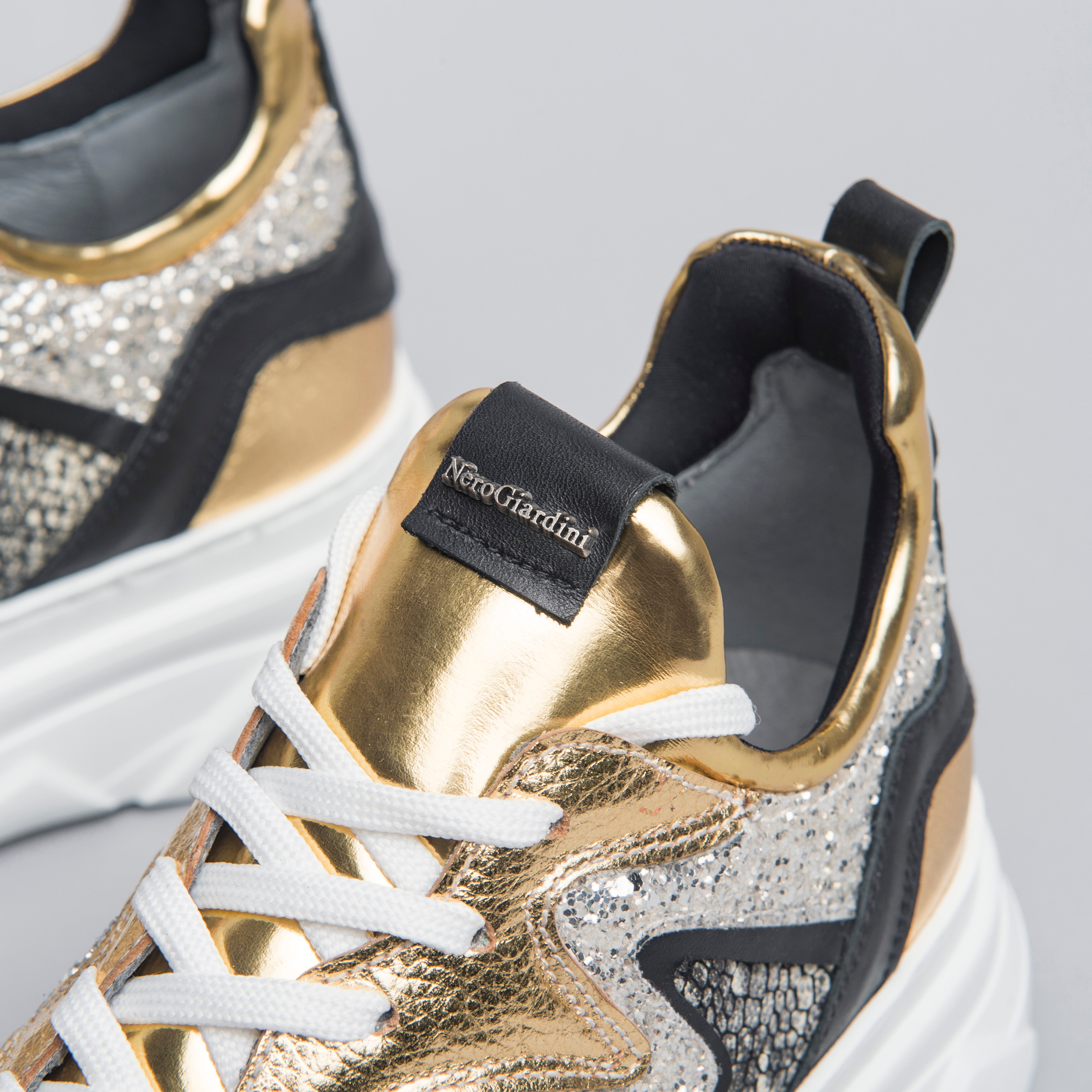 Sneakers Donna in Pelle e Materiale Tecnico