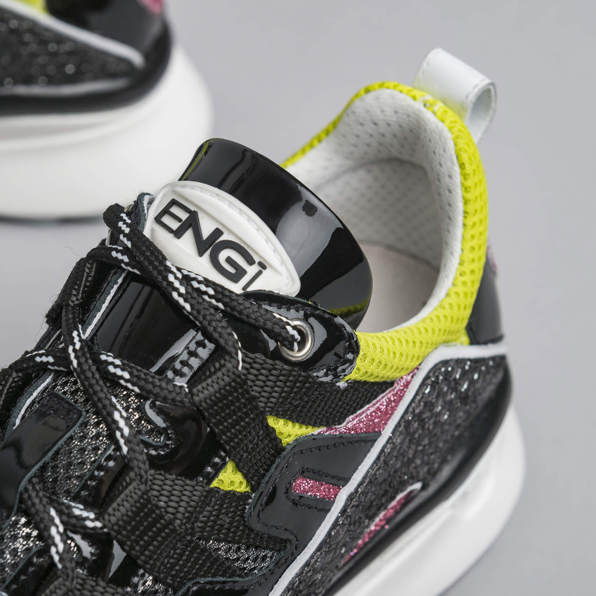 Sneakers Donna in Pelle e Tessuto Tecnico