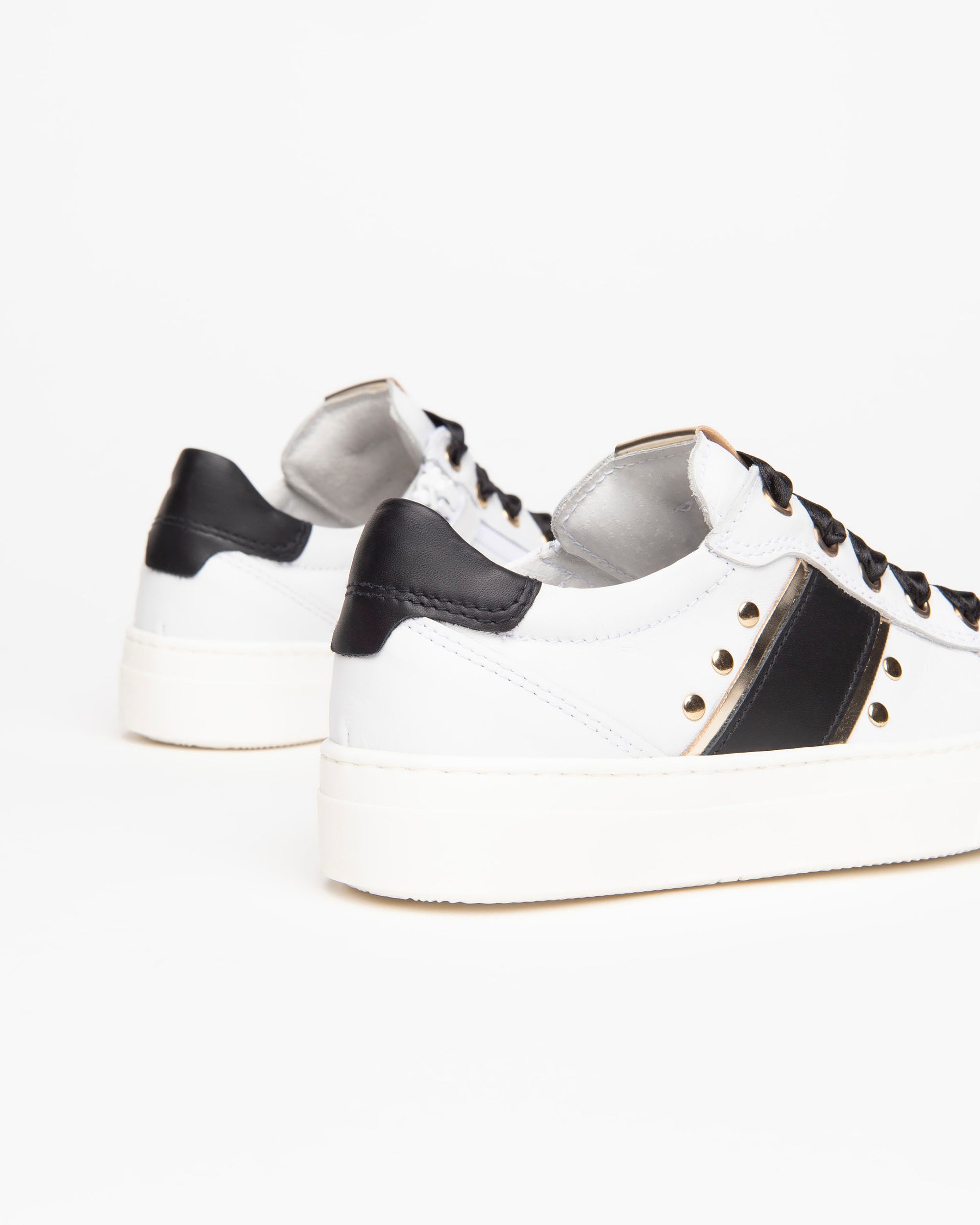 Teen Girls’ Leather Sneakers