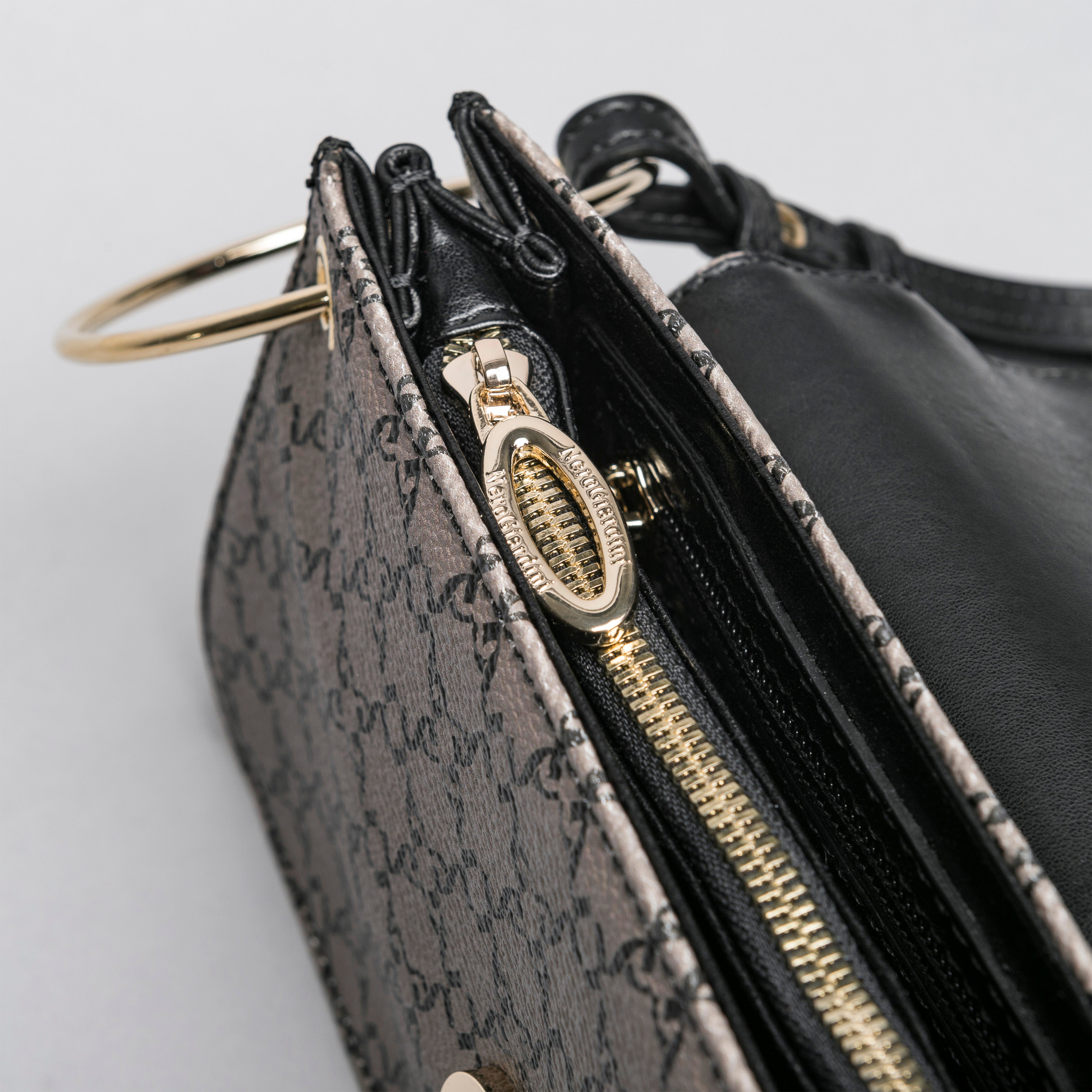 Pochette da Donna in Materiale Tecnico