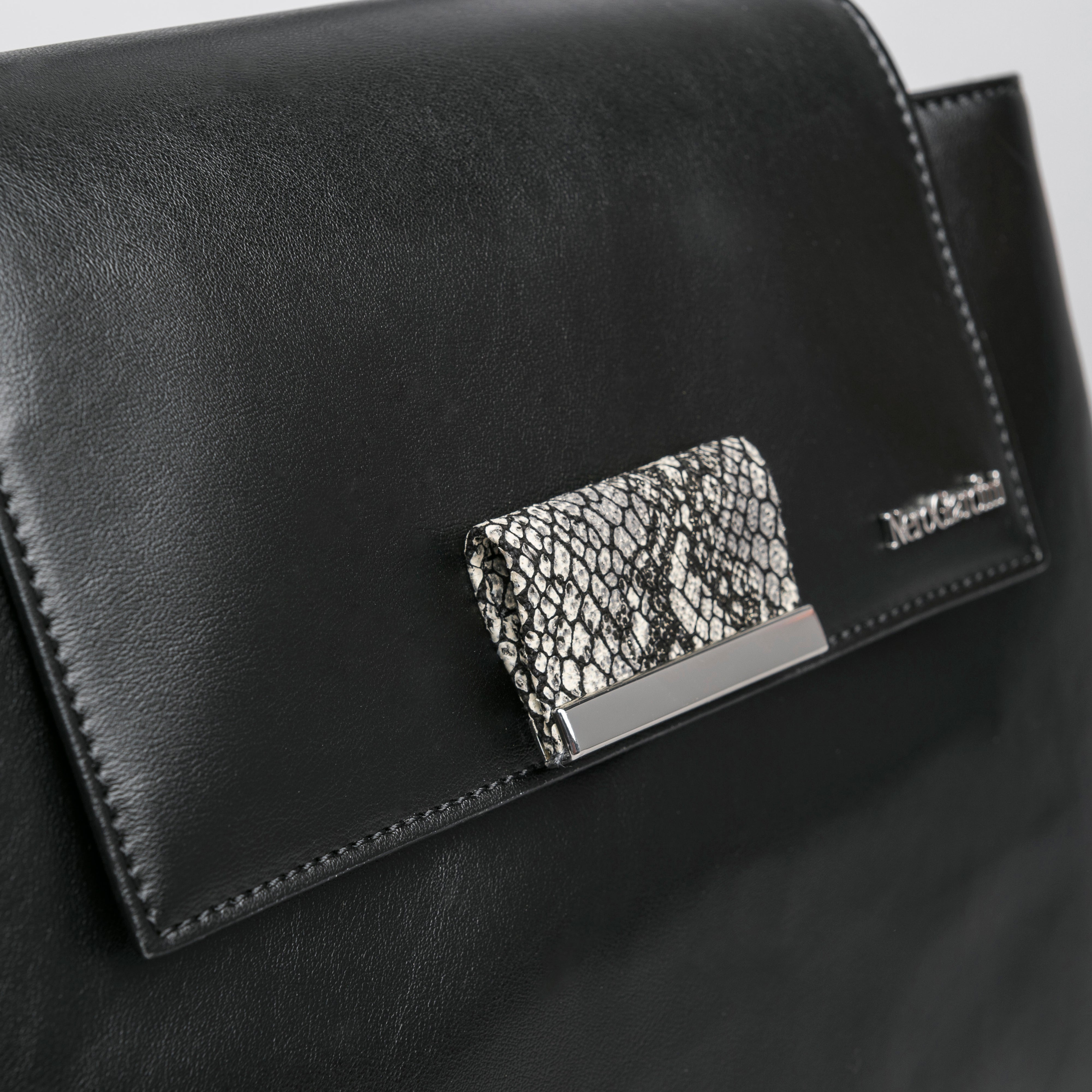 Borsa a Mano da Donna in Materiale Tecnico