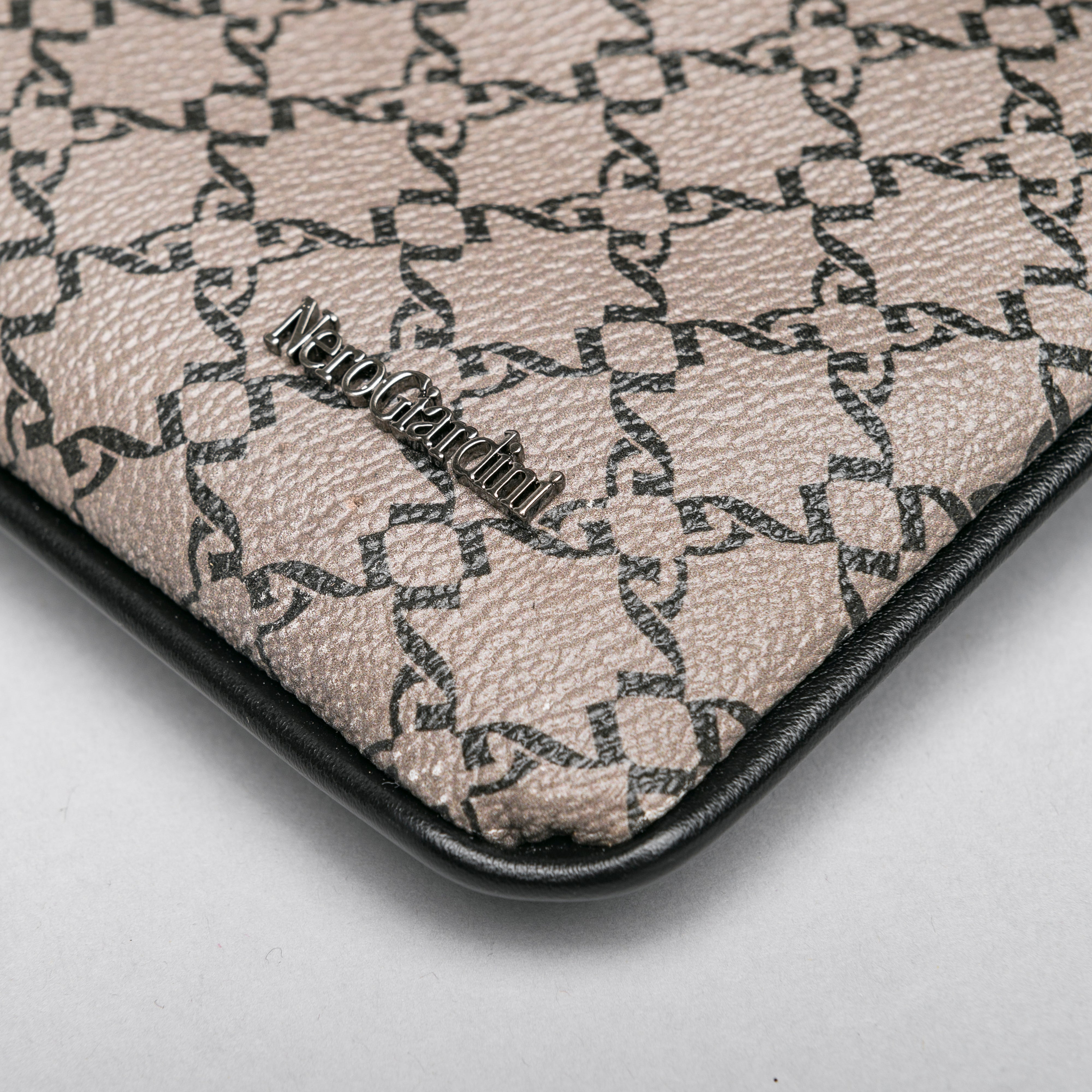 Pochette da Donna in Materiale Tecnico