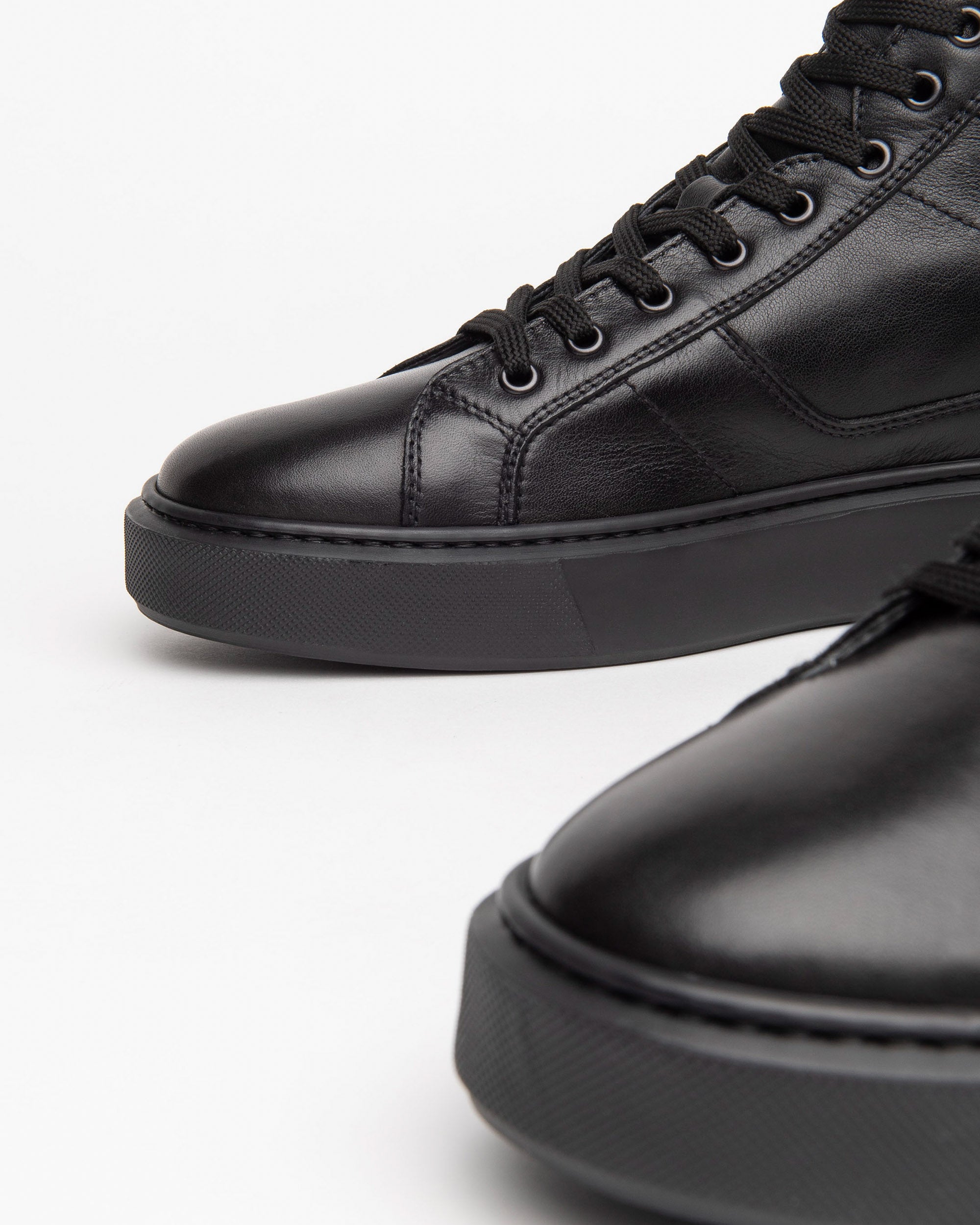 Men’s high top leather sneakers