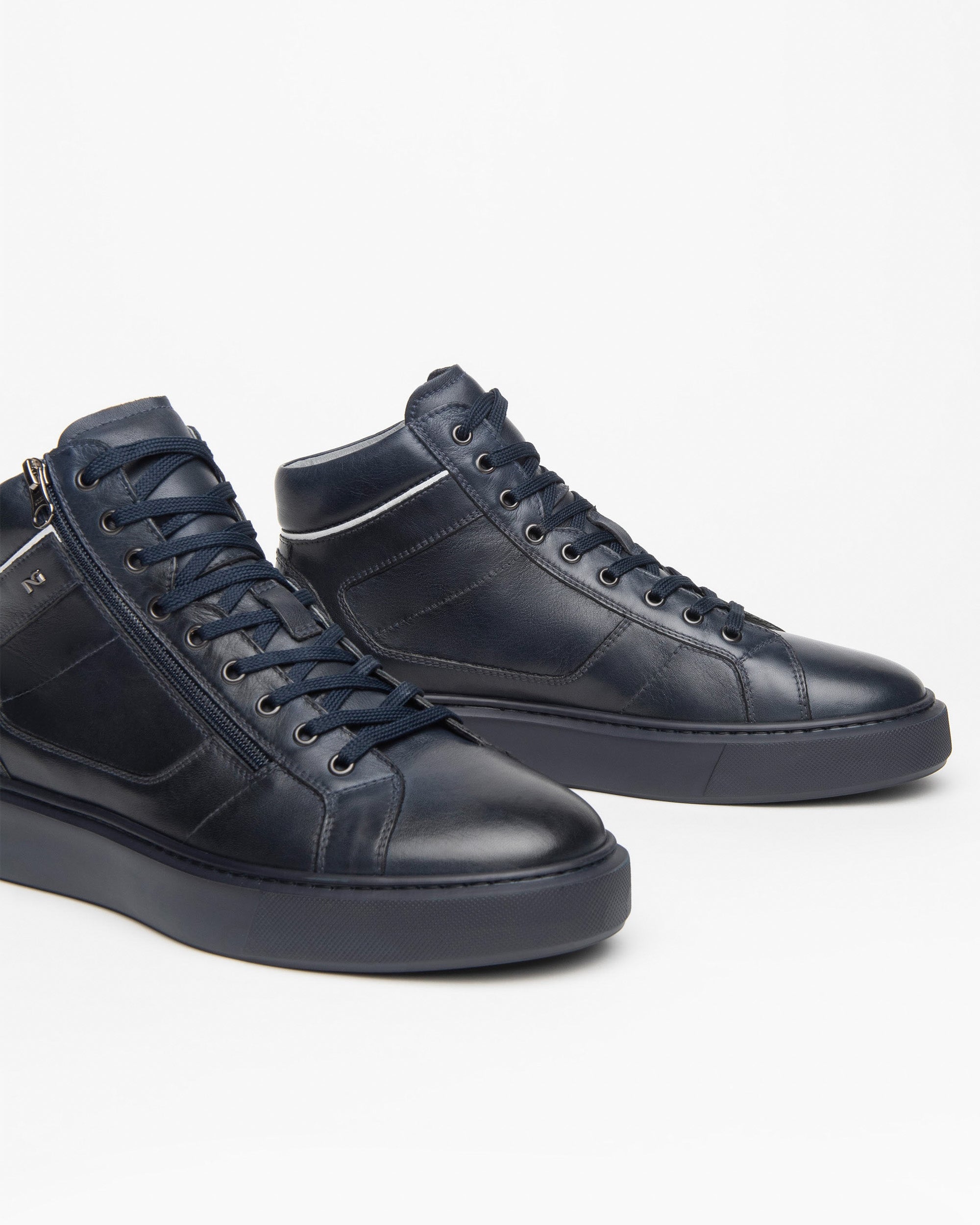 Men’s high top leather sneakers