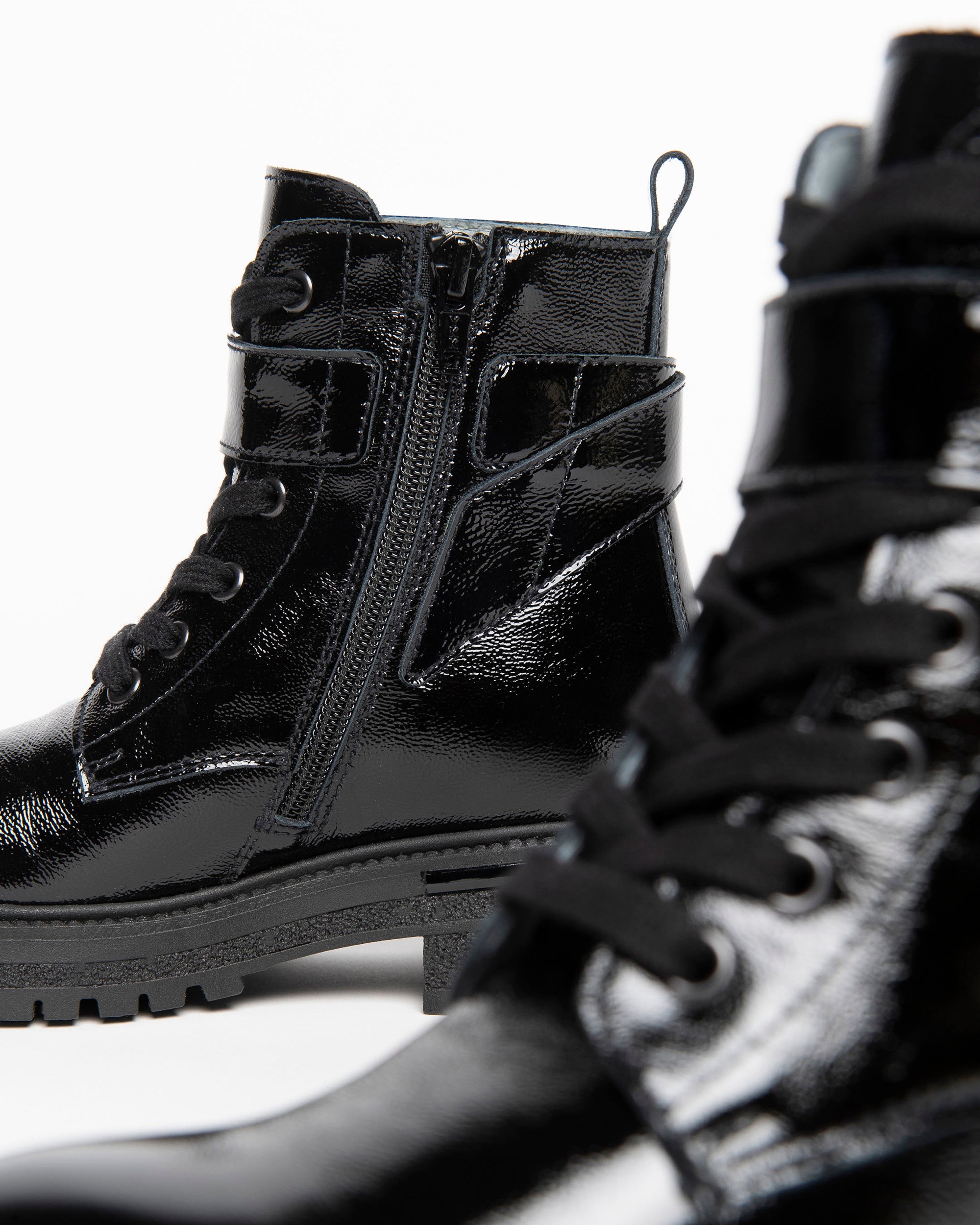 Teen Girls’ Lackleder-Schnürstiefel