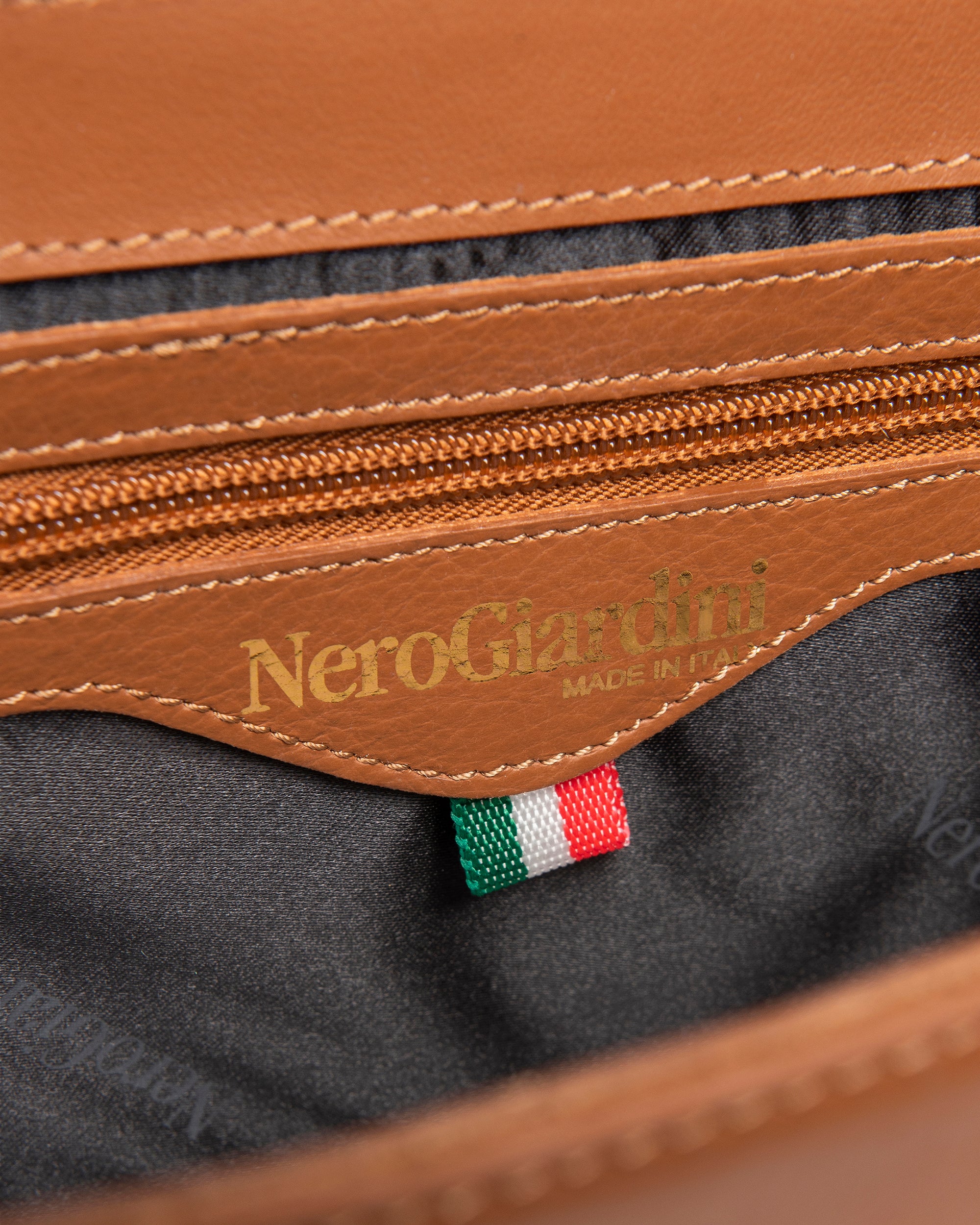 Женская кожаная сумка через плечо