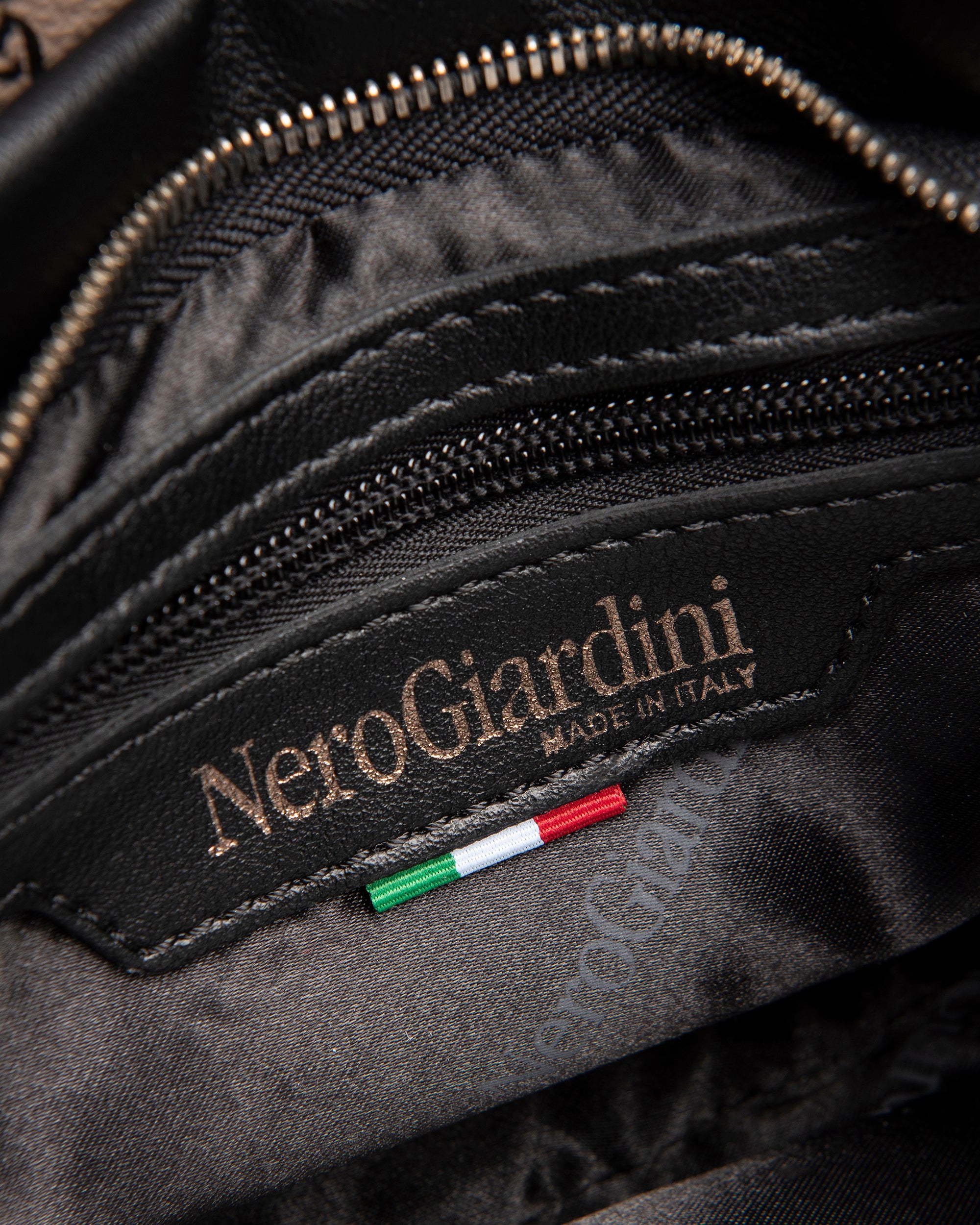 Pochette da Donna in Materiale Tecnico