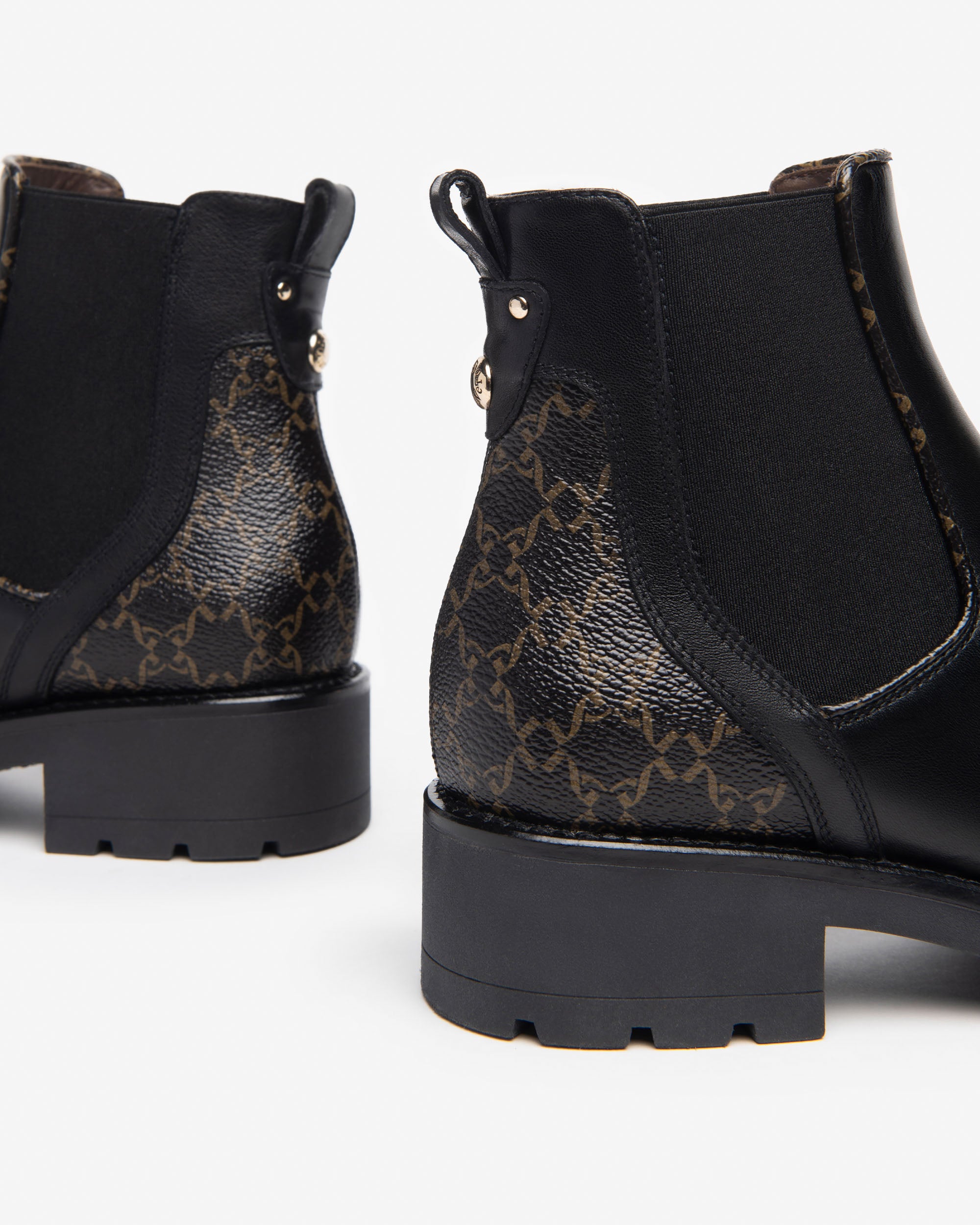 Women’s Leather Chelsea Boots