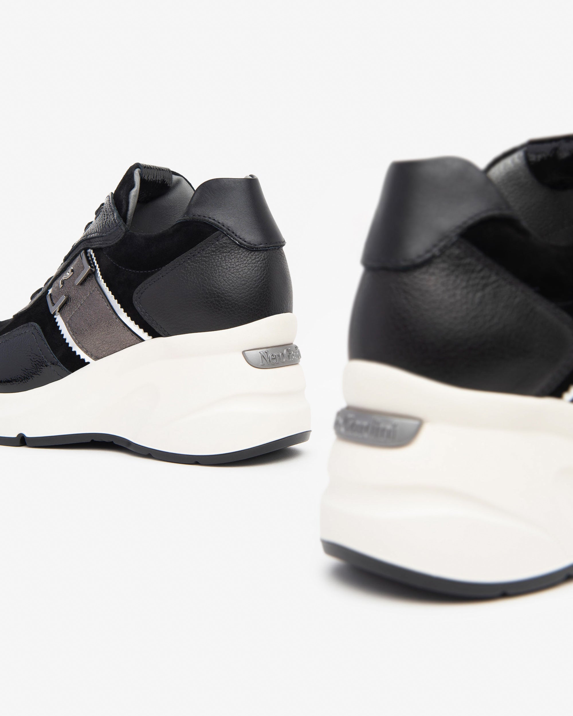 Sneakers Donna in Vernice, Camoscio e Materiale Tecnico