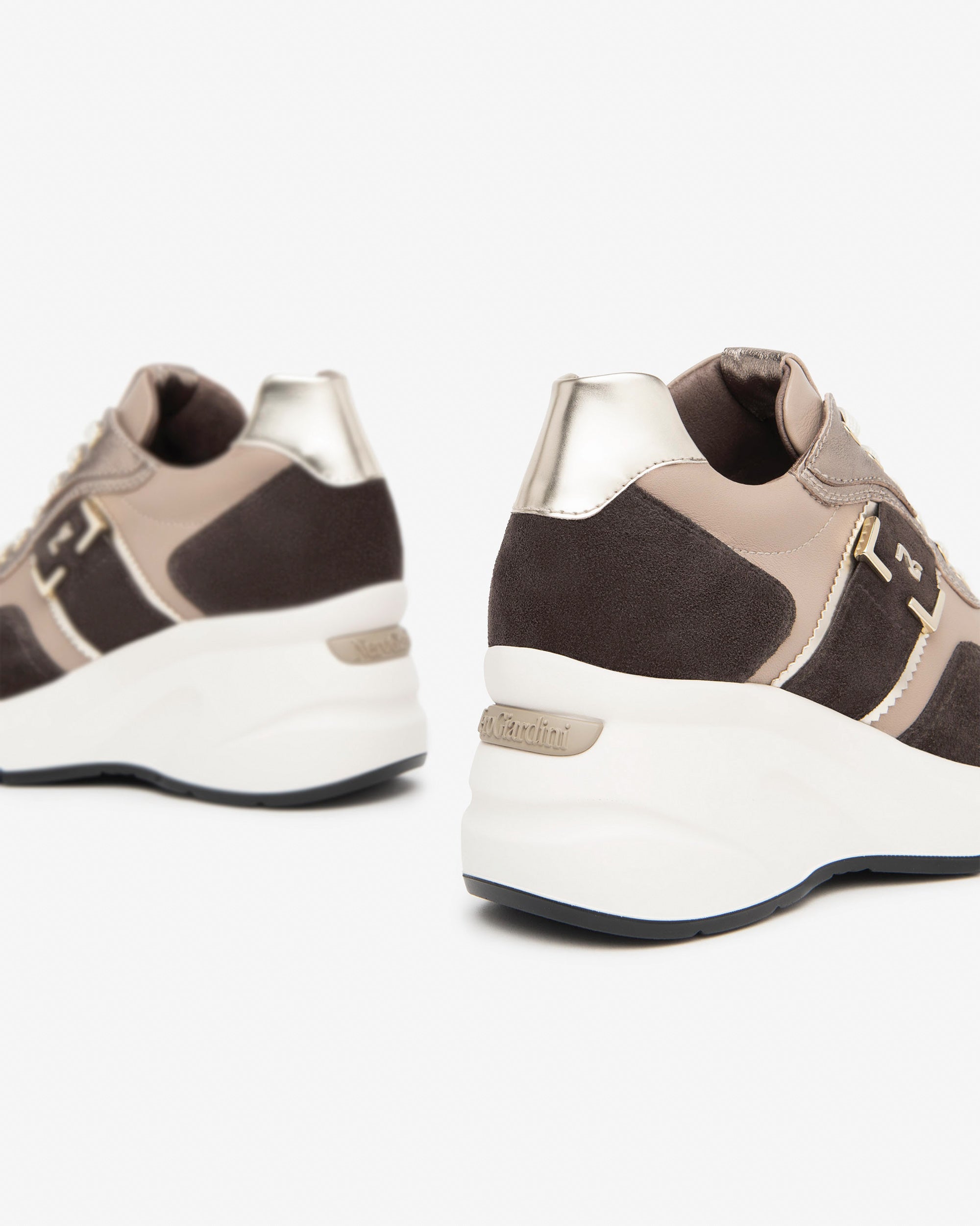 Sneakers Donna in Camoscio, Pelle e Materiale Tecnico