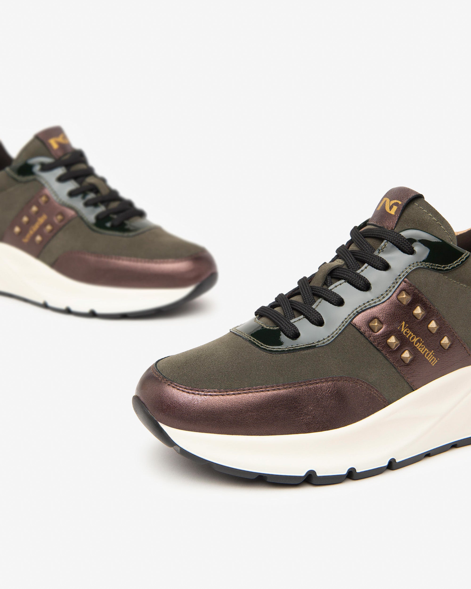 Sneakers Dames in Leder, Suède en Lak