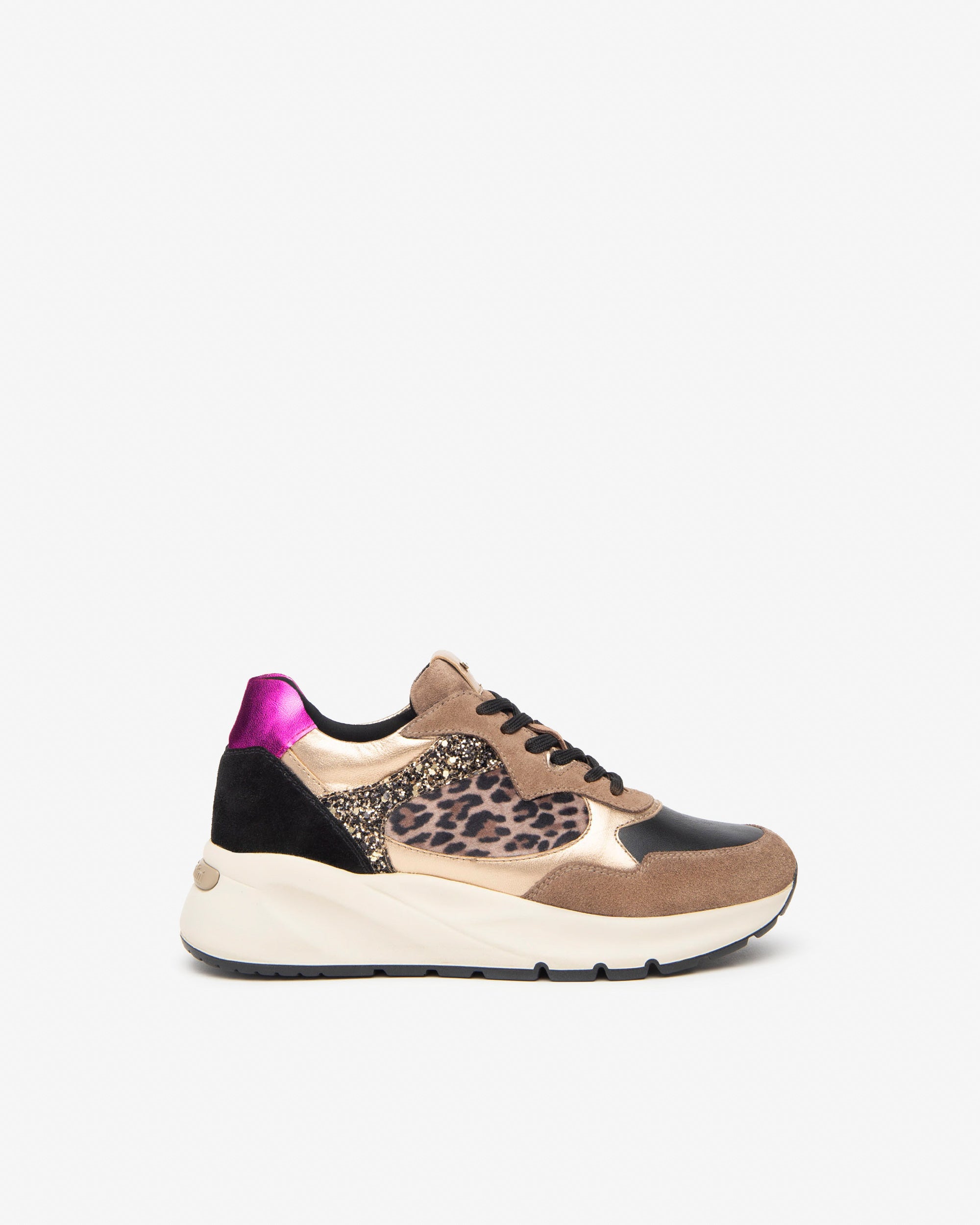 Damensneakers aus Glattleder, Veloursleder und technischem Material