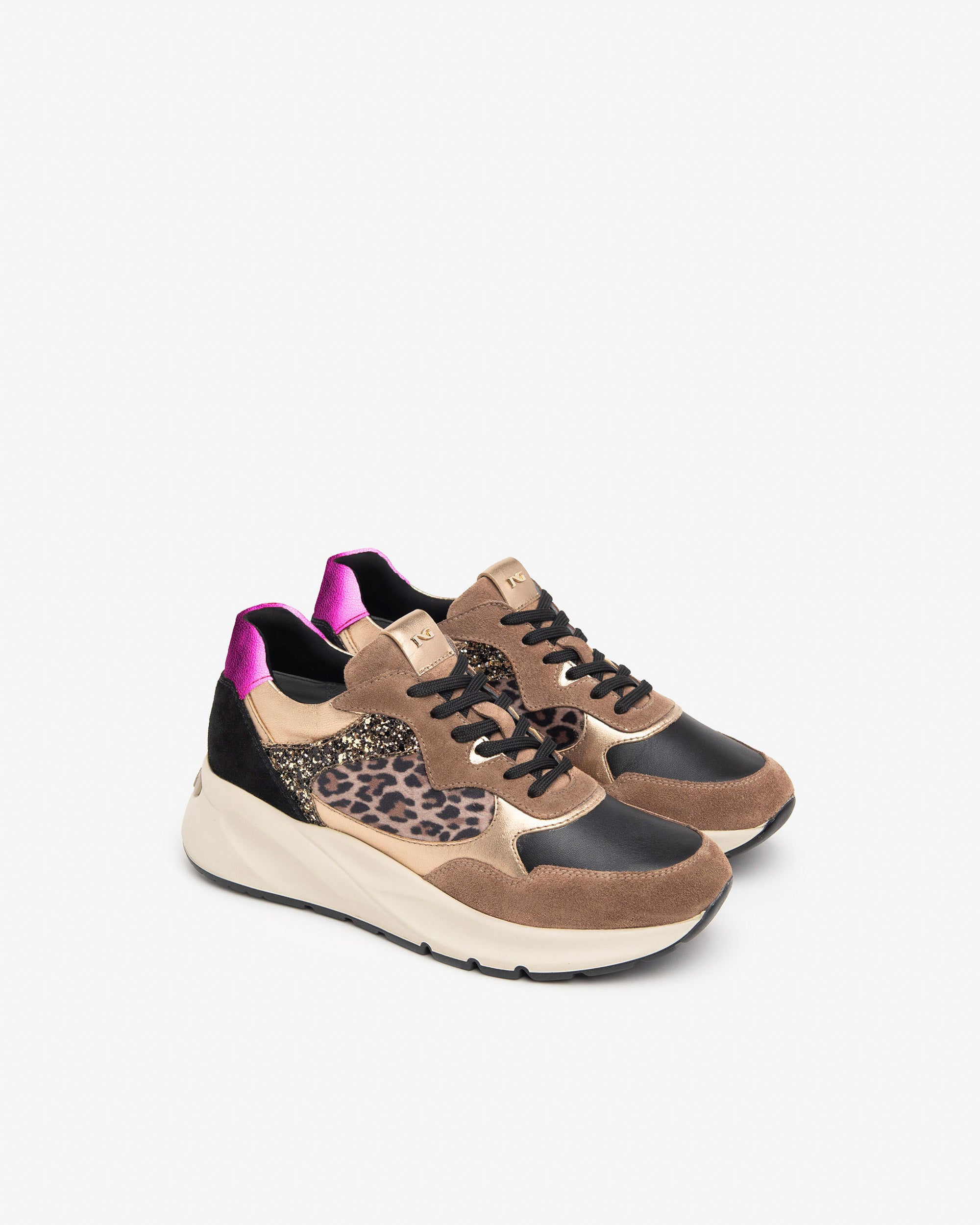 Damensneakers aus Glattleder, Veloursleder und technischem Material