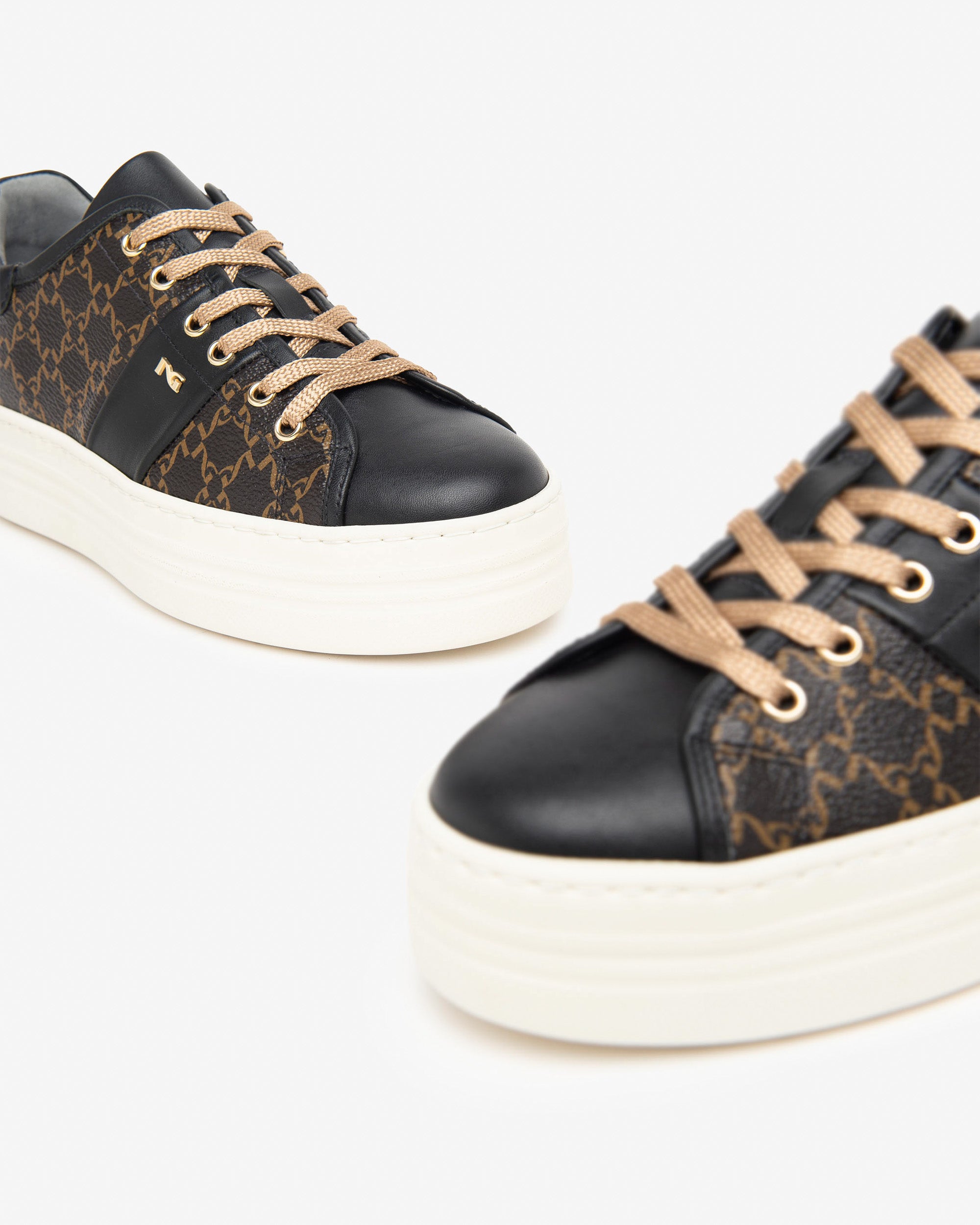 Sneakers Donna in Pelle e Materiale Tecnico