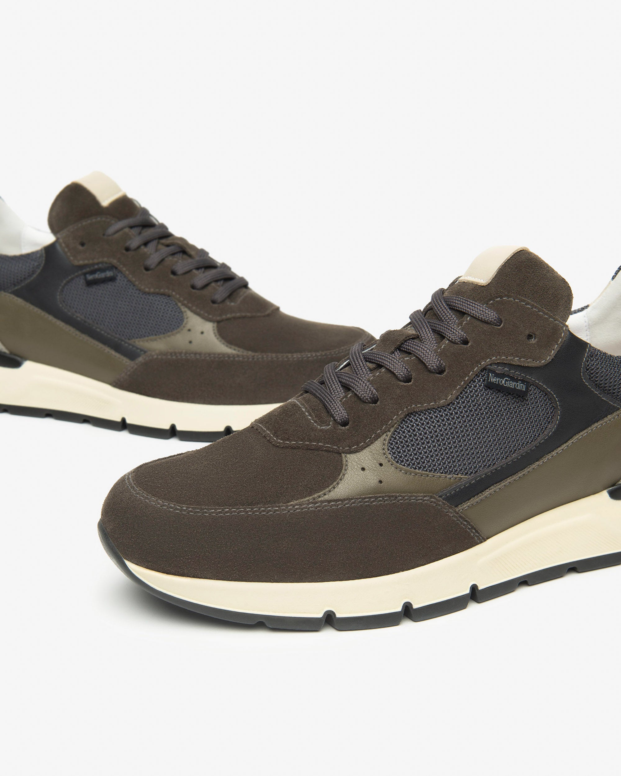 Sneakers Heren in Suède, Leder en Canvas