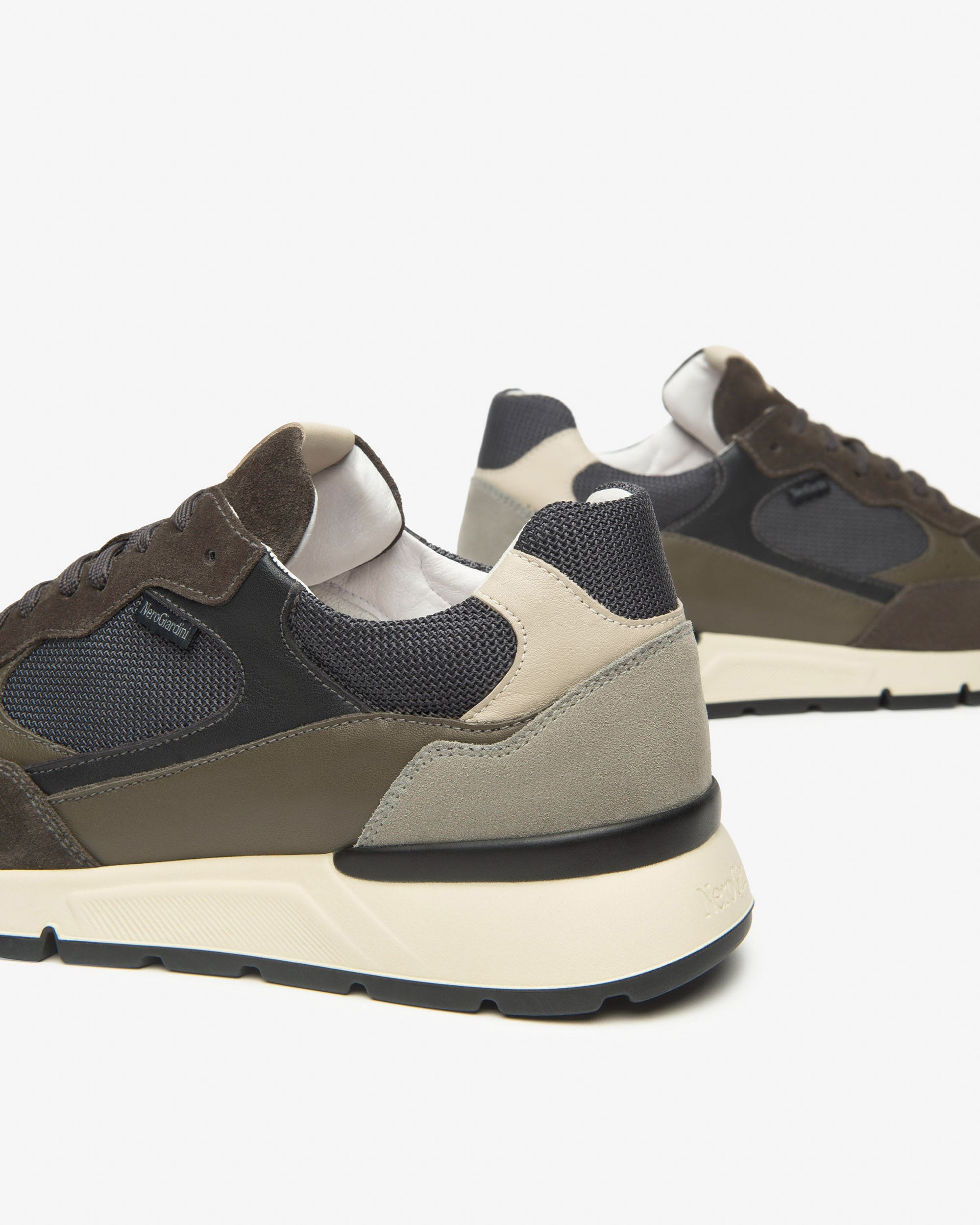 Sneakers Heren in Suède, Leder en Canvas