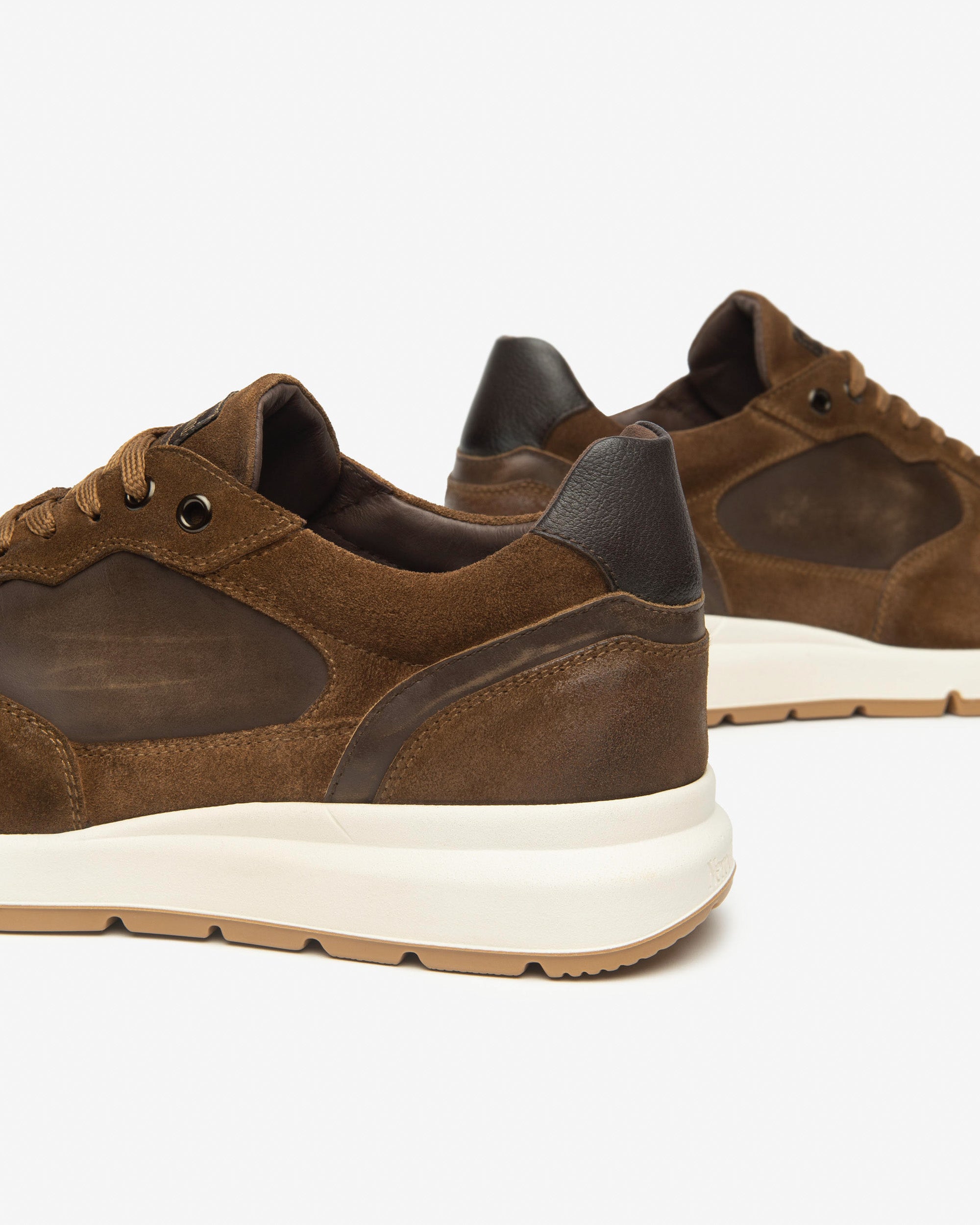 Sneakers Heren in Suède en Leder