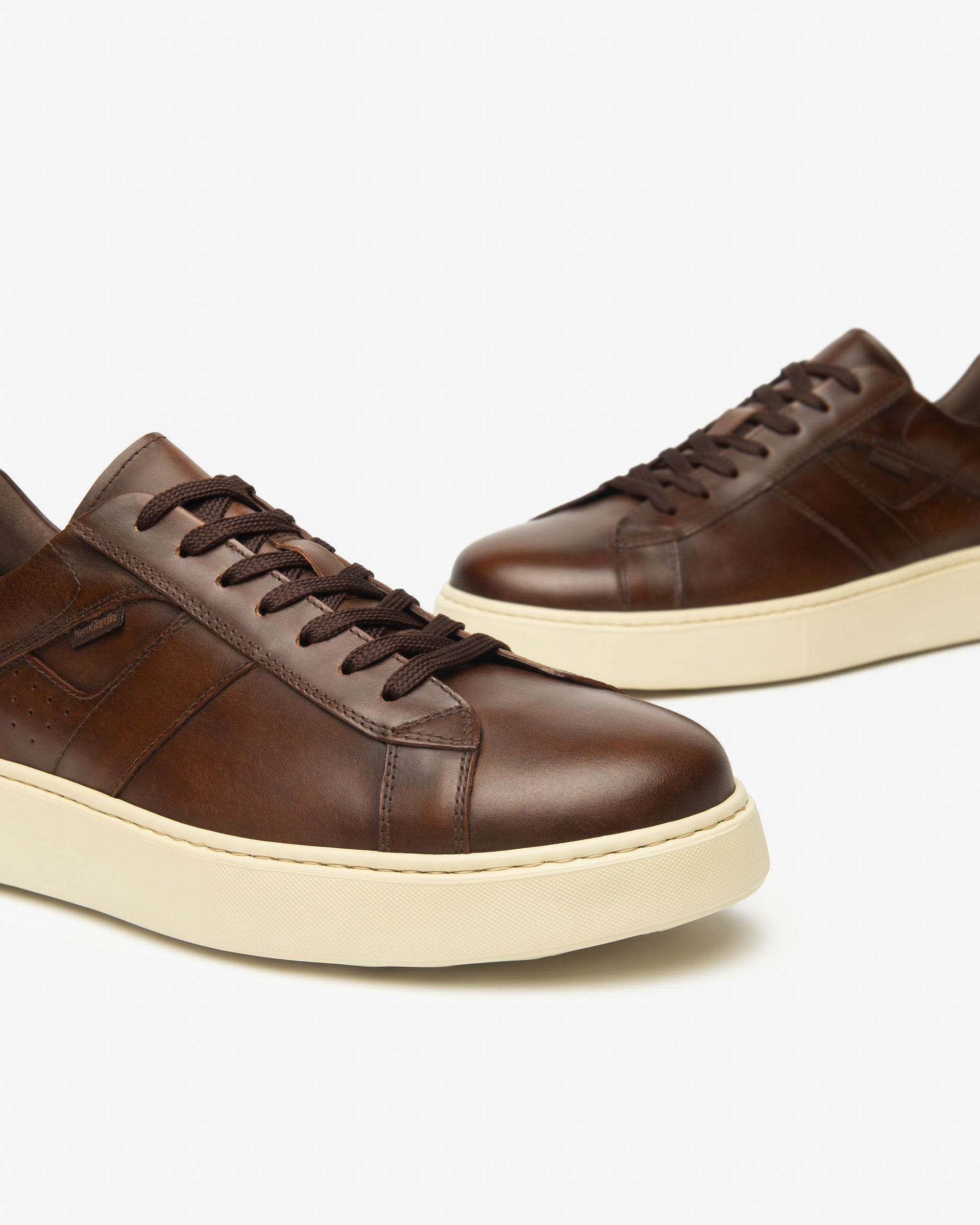 Мужские кожаные кроссовки