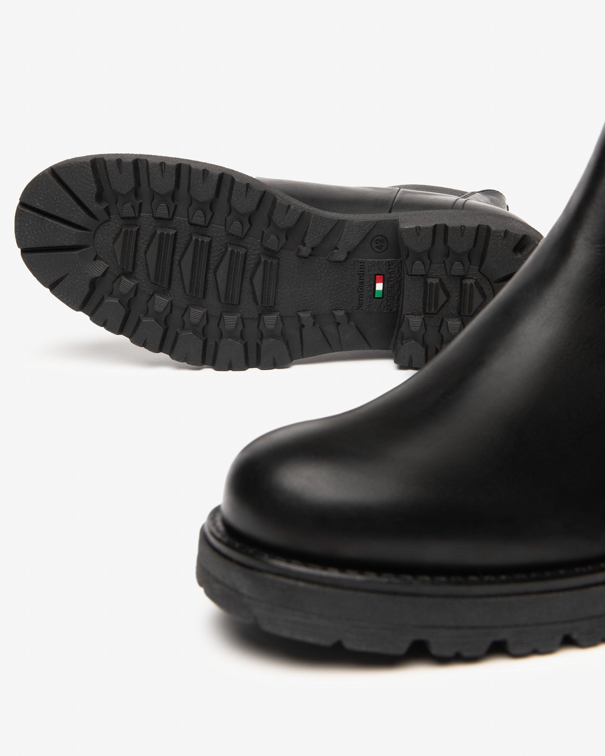 Men's Leather Chelsea Boots