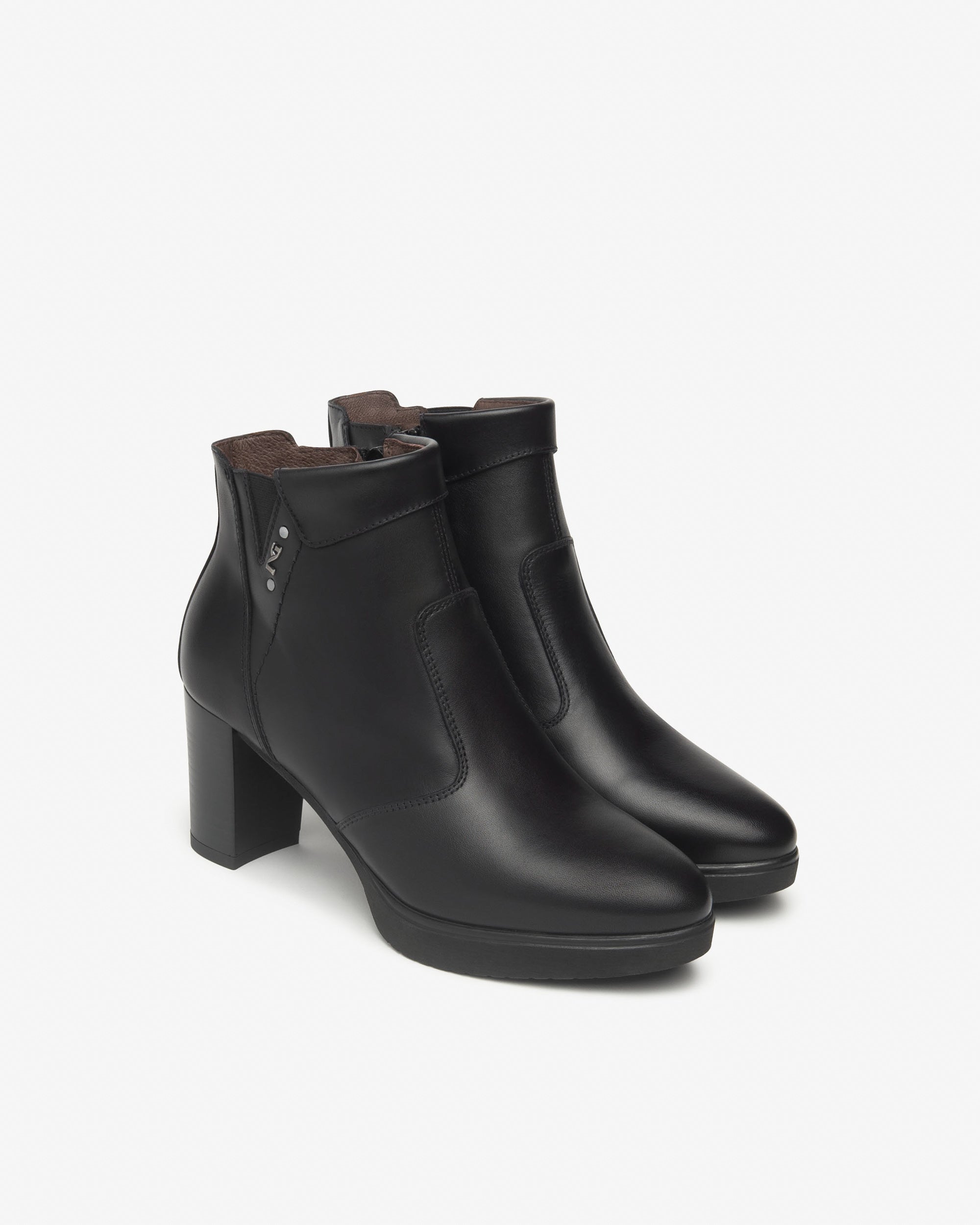 Korte Laarsjes Dames in Leder