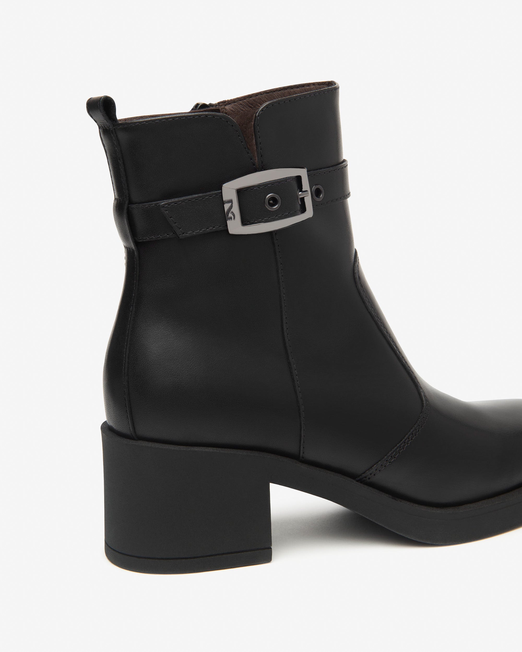 Korte Laarsjes Dames in Leder