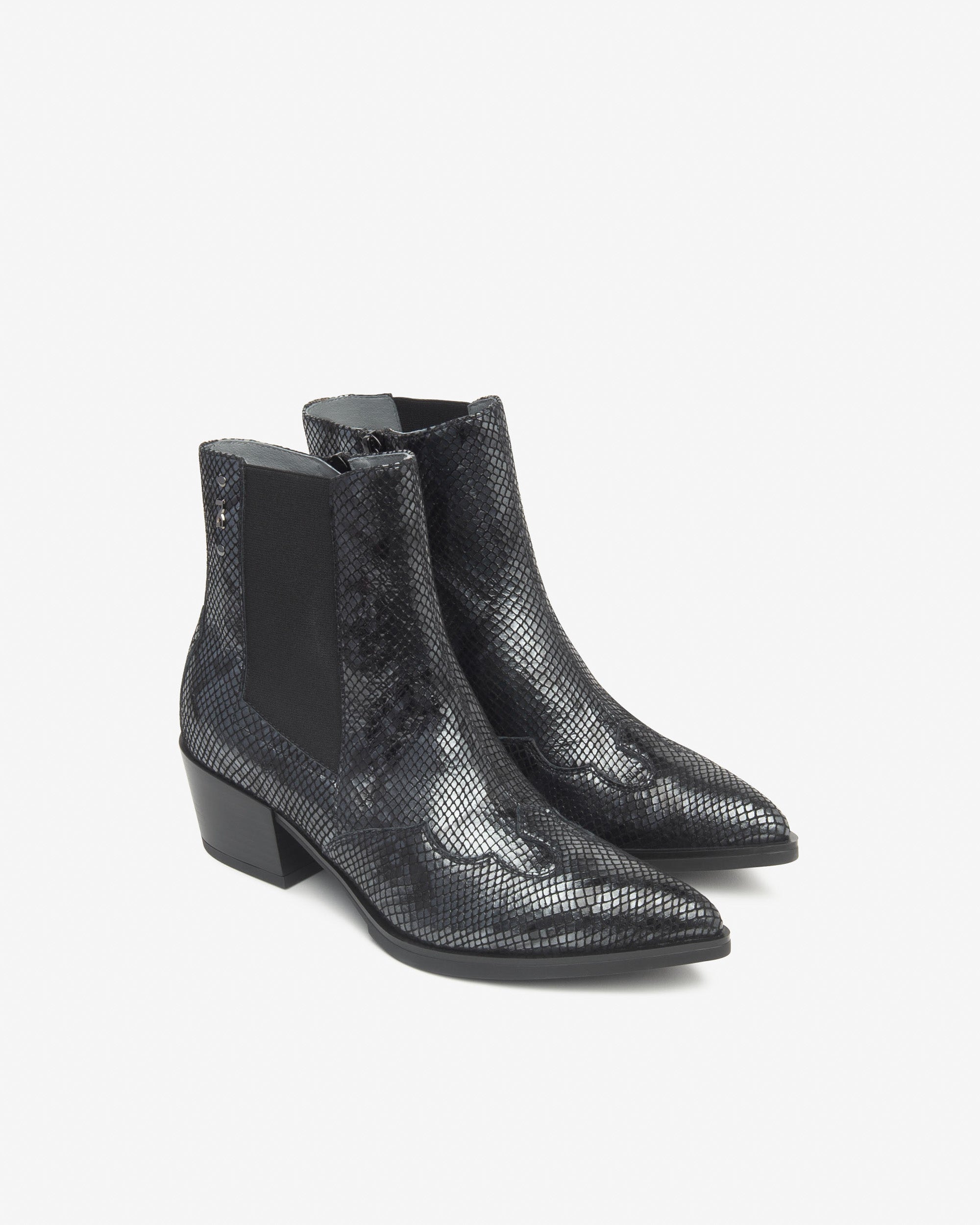 Женские кожаные ботинки челси