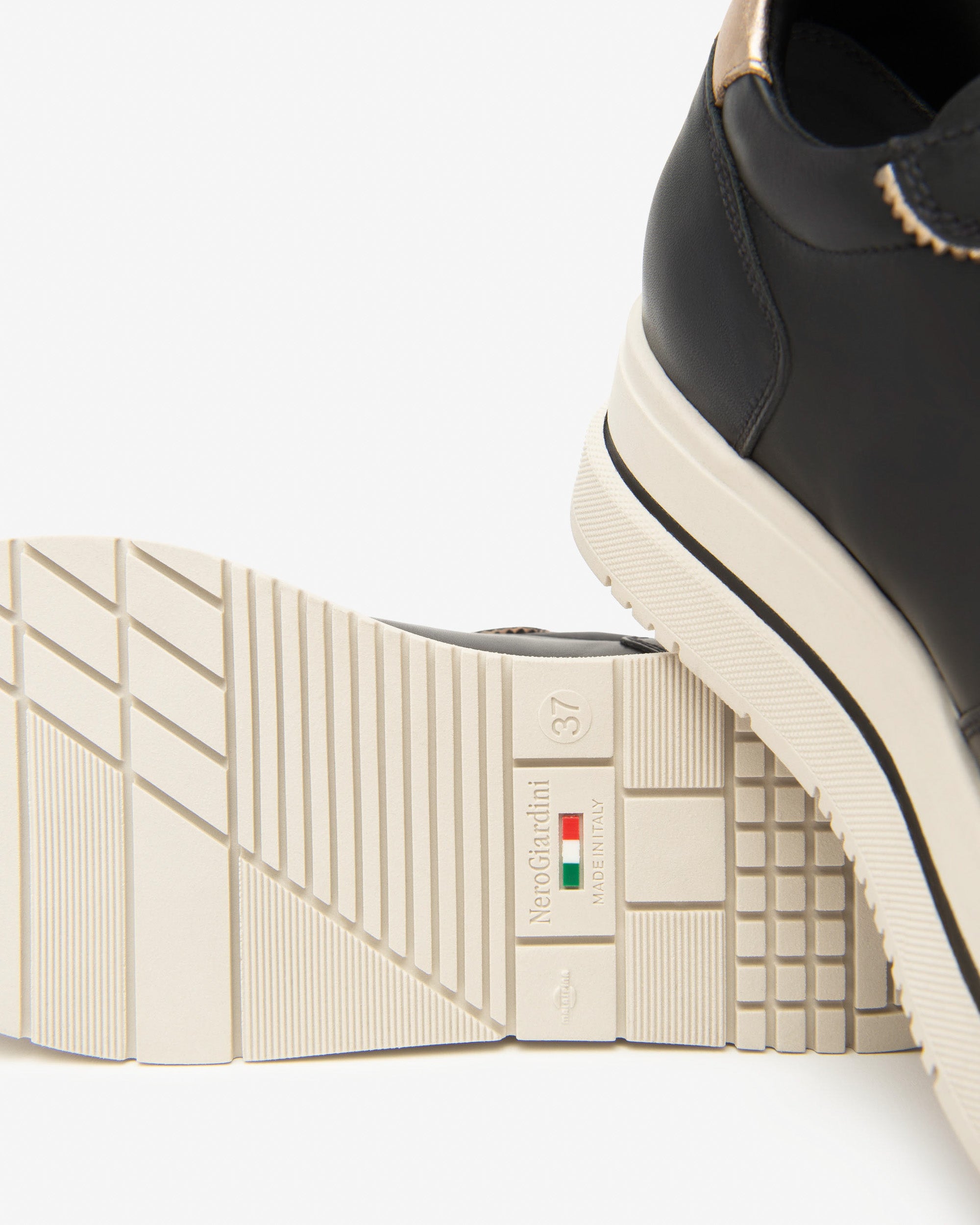 Sneakers Dames in Leder en Technisch Materiaal