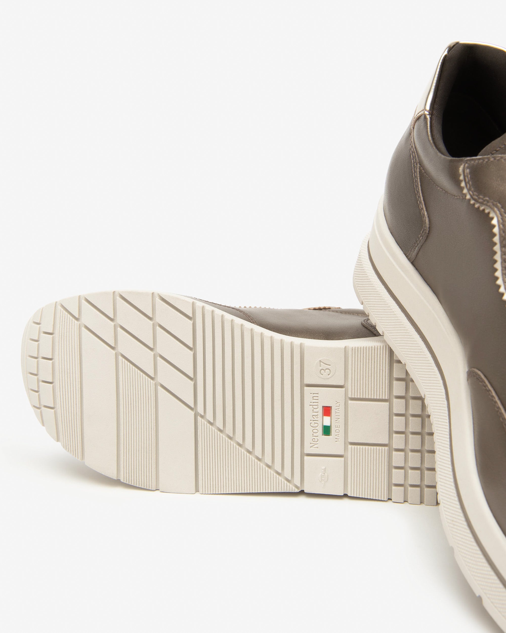Sneakers Dames in Leder en Technisch Materiaal