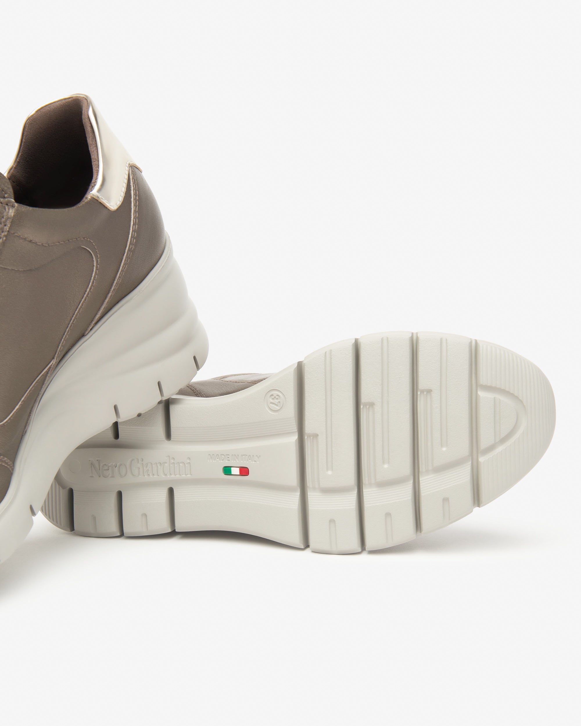 Sneakers Dames in Leder en Technisch Materiaal